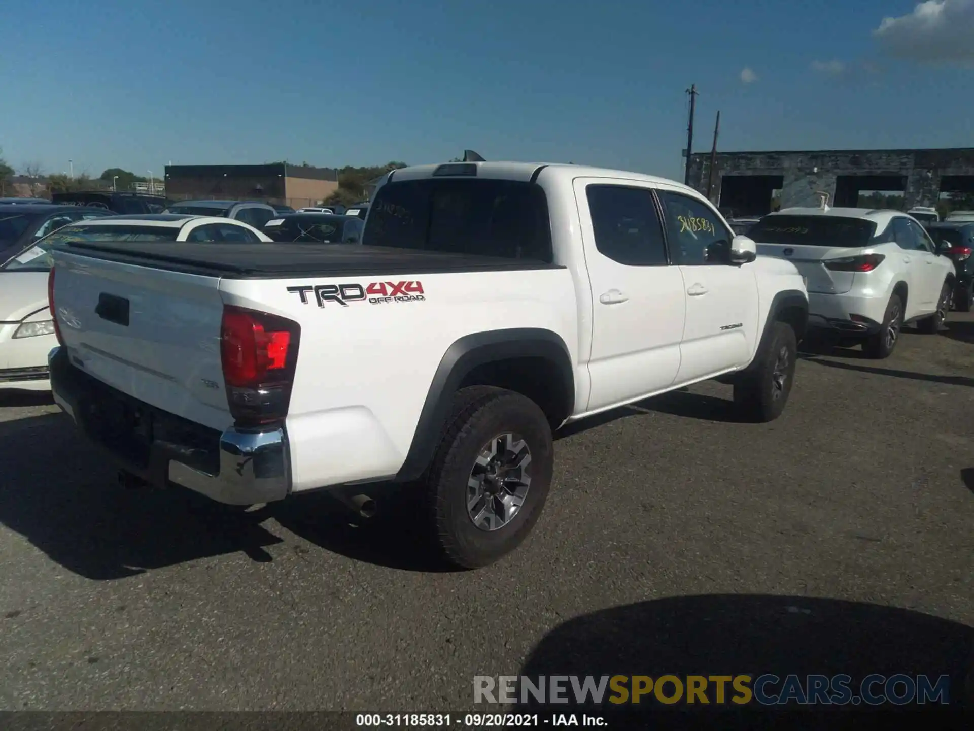 4 Фотография поврежденного автомобиля 3TMCZ5AN1KM282708 TOYOTA TACOMA 4WD 2019