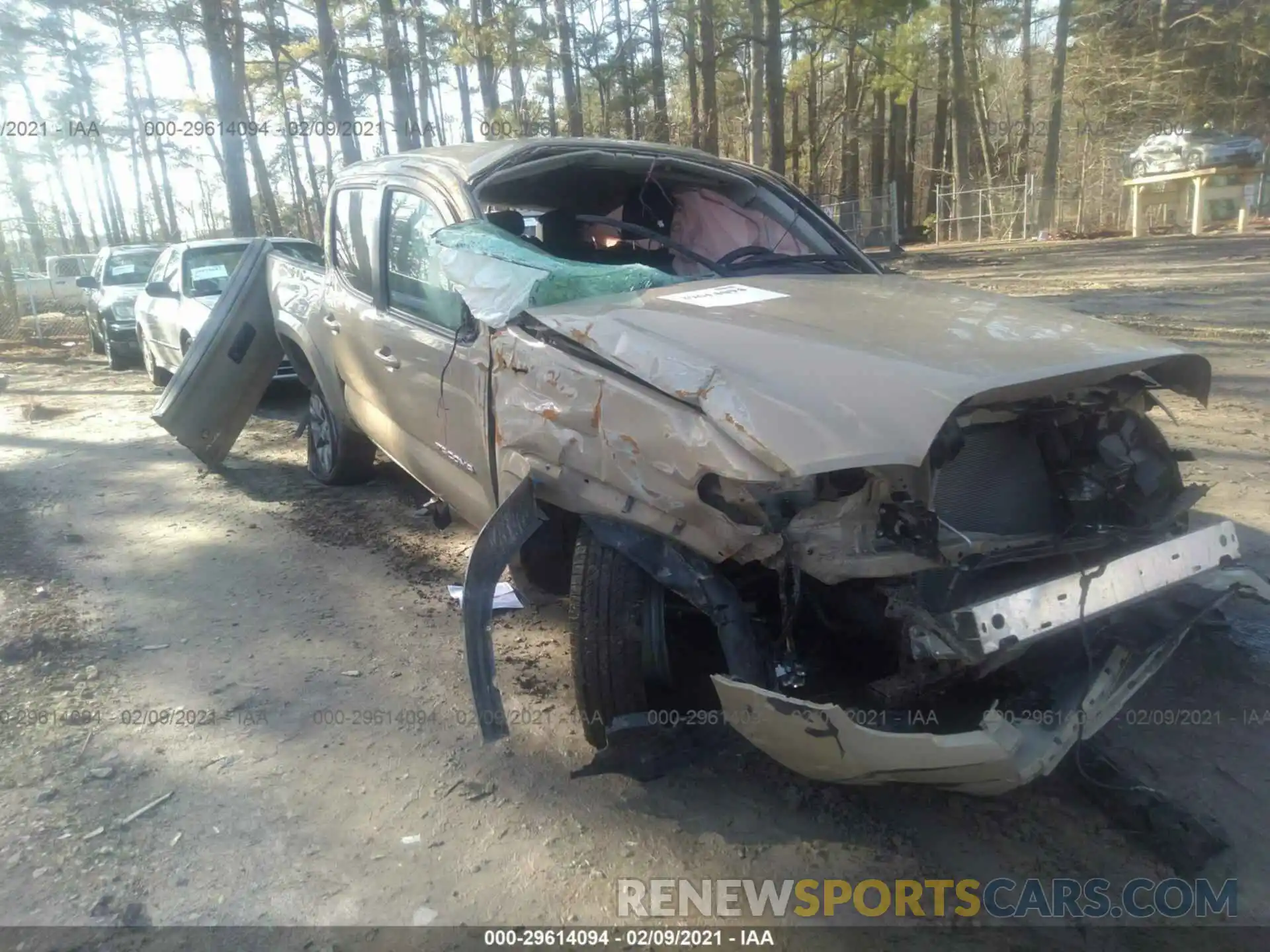 1 Photograph of a damaged car 3TMCZ5AN1KM284653 TOYOTA TACOMA 4WD 2019