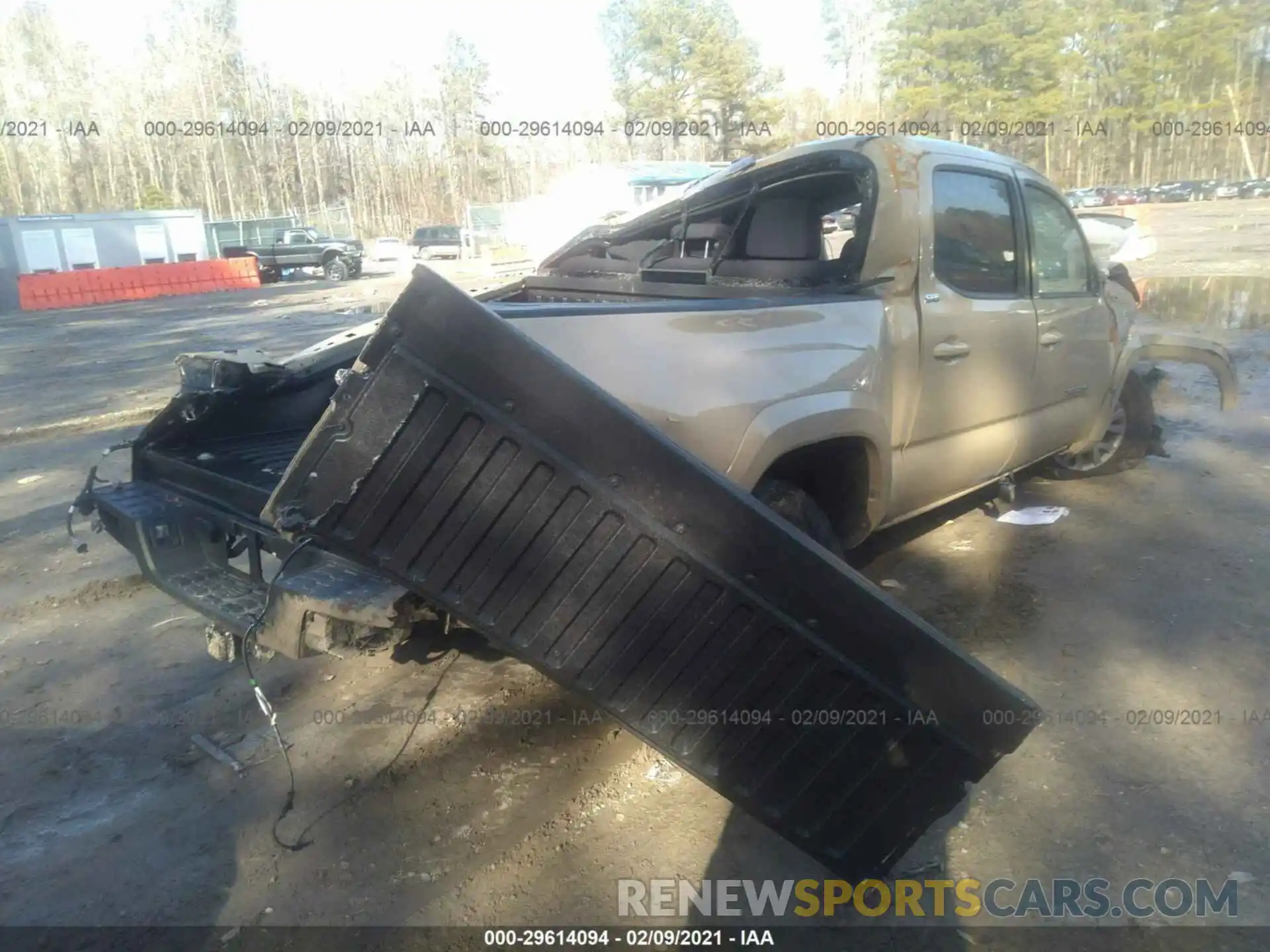 4 Photograph of a damaged car 3TMCZ5AN1KM284653 TOYOTA TACOMA 4WD 2019