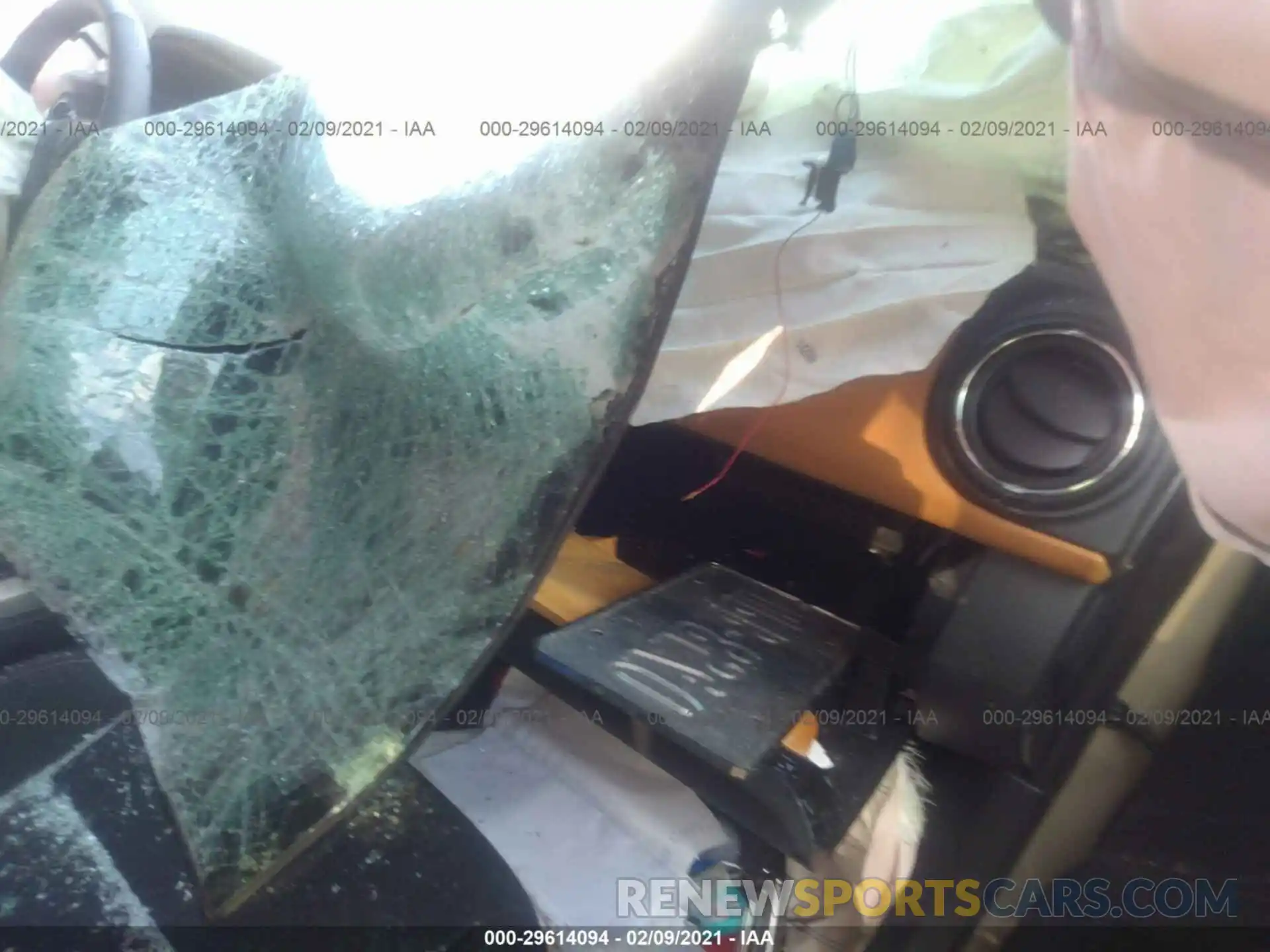 5 Photograph of a damaged car 3TMCZ5AN1KM284653 TOYOTA TACOMA 4WD 2019