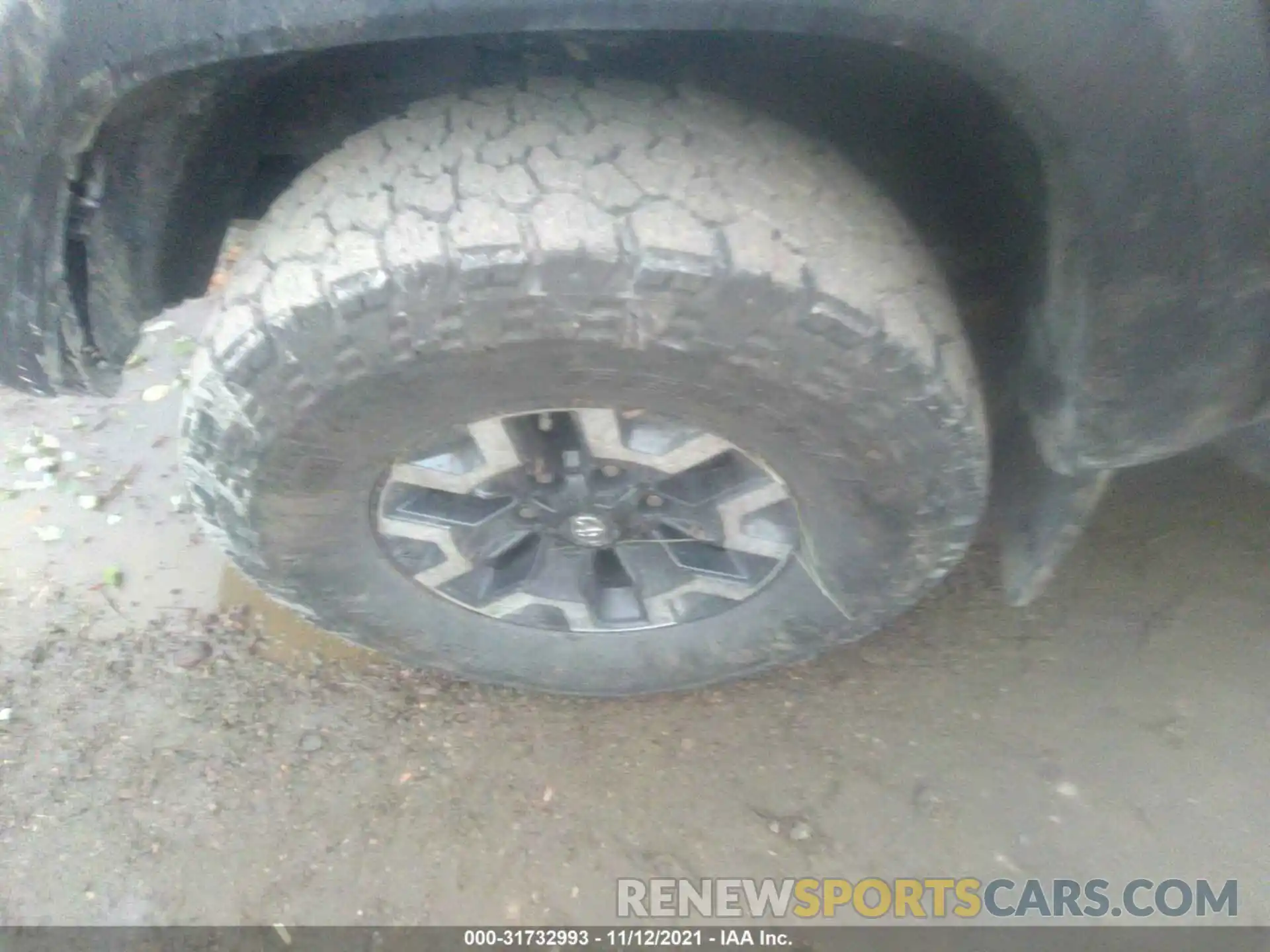 13 Photograph of a damaged car 3TMCZ5AN1KM285446 TOYOTA TACOMA 4WD 2019