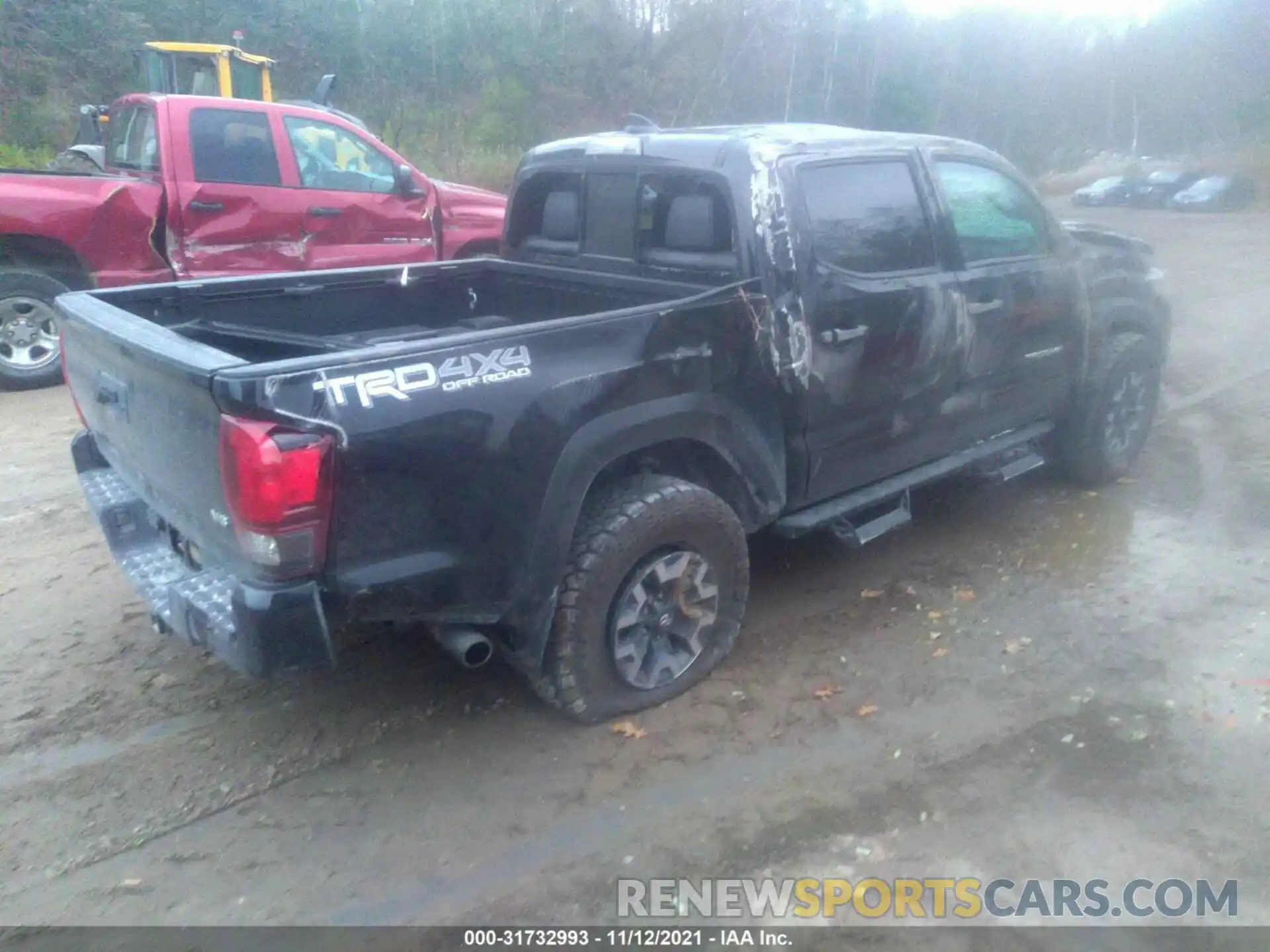 4 Photograph of a damaged car 3TMCZ5AN1KM285446 TOYOTA TACOMA 4WD 2019