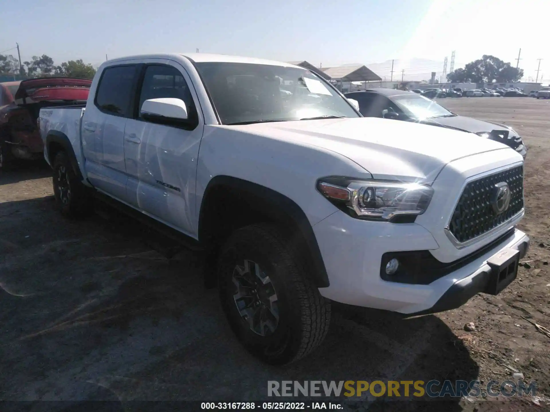 1 Photograph of a damaged car 3TMCZ5AN2KM190488 TOYOTA TACOMA 4WD 2019