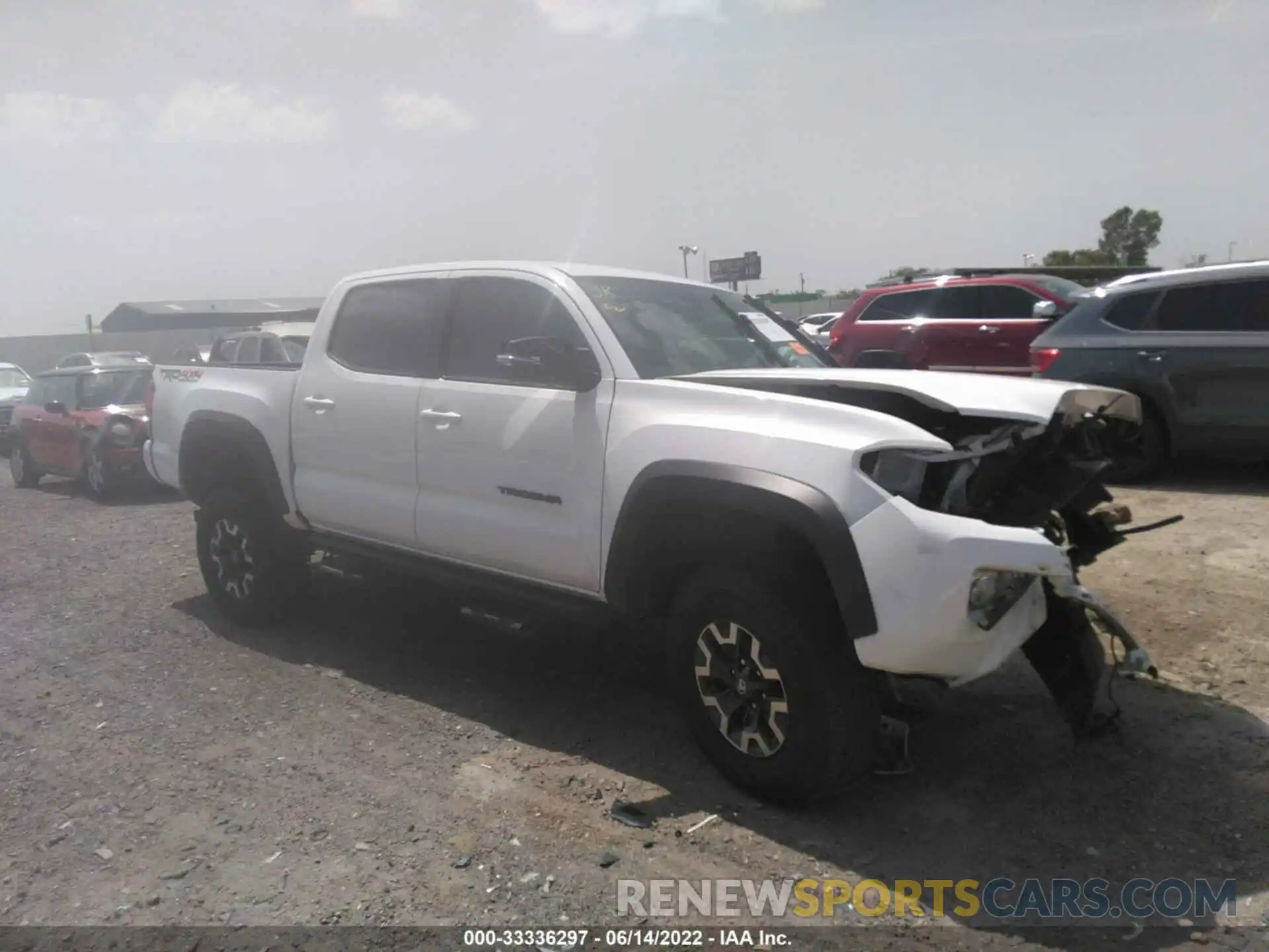 1 Photograph of a damaged car 3TMCZ5AN2KM196162 TOYOTA TACOMA 4WD 2019