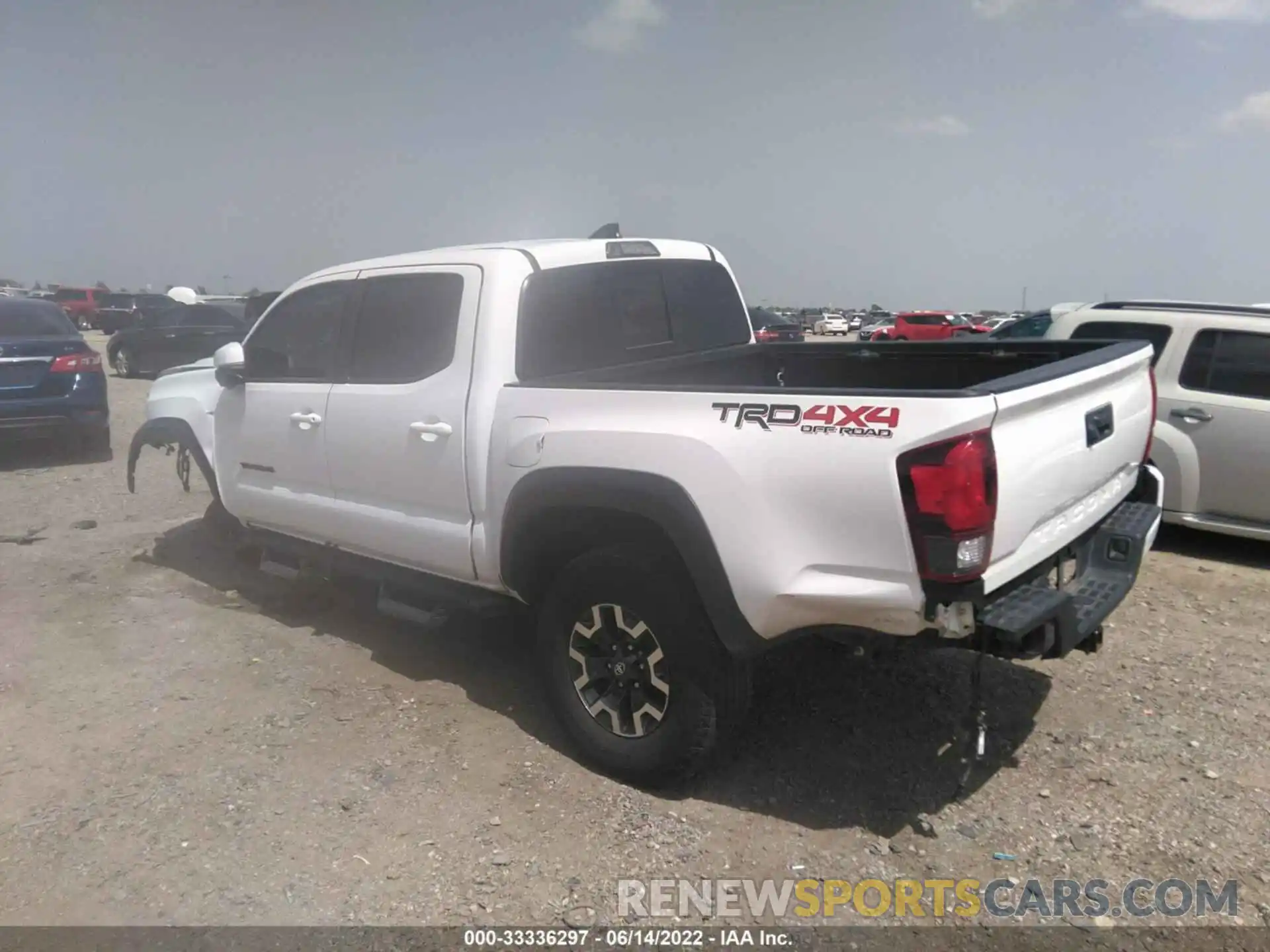 3 Photograph of a damaged car 3TMCZ5AN2KM196162 TOYOTA TACOMA 4WD 2019