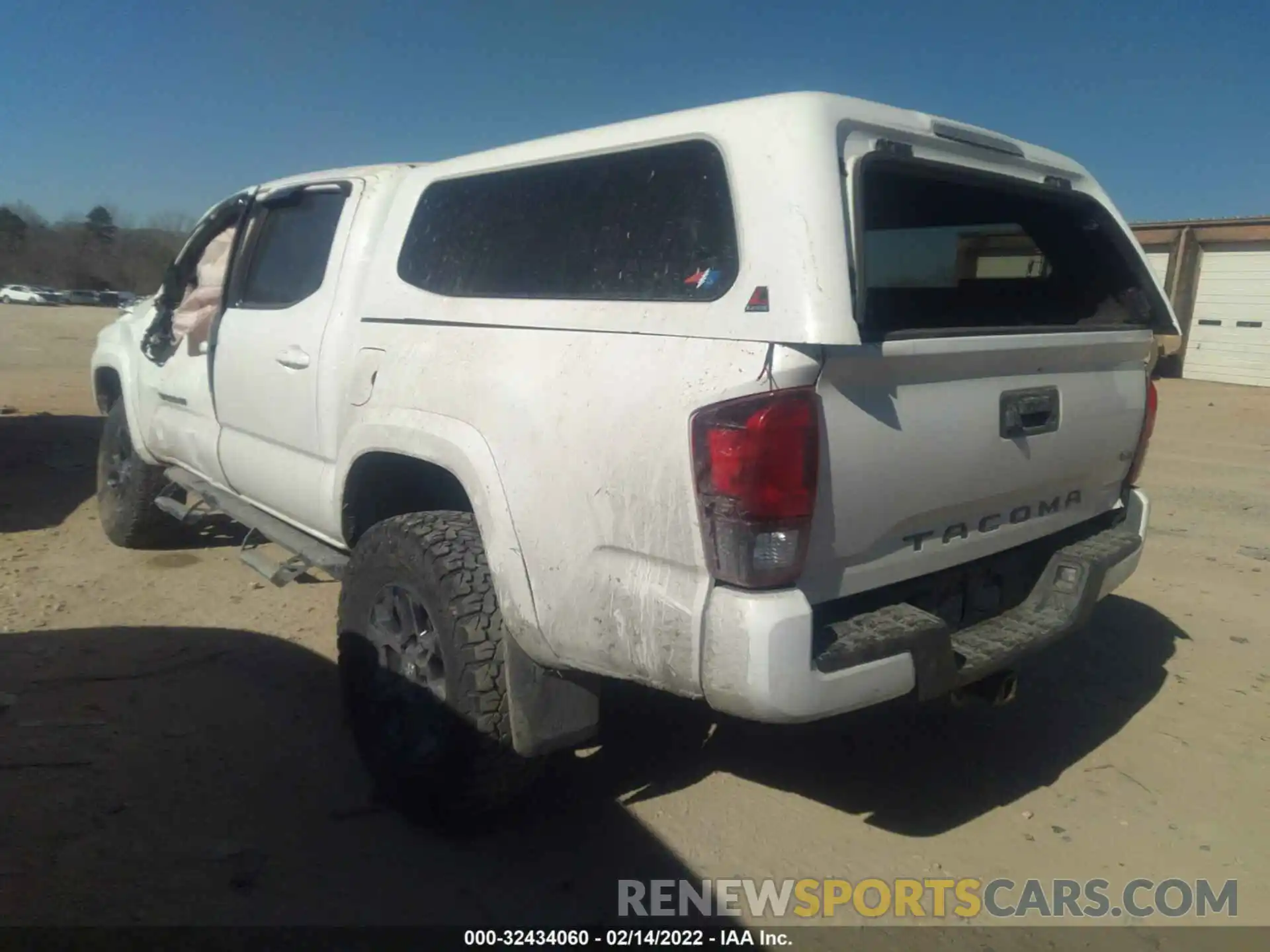 3 Photograph of a damaged car 3TMCZ5AN2KM206527 TOYOTA TACOMA 4WD 2019