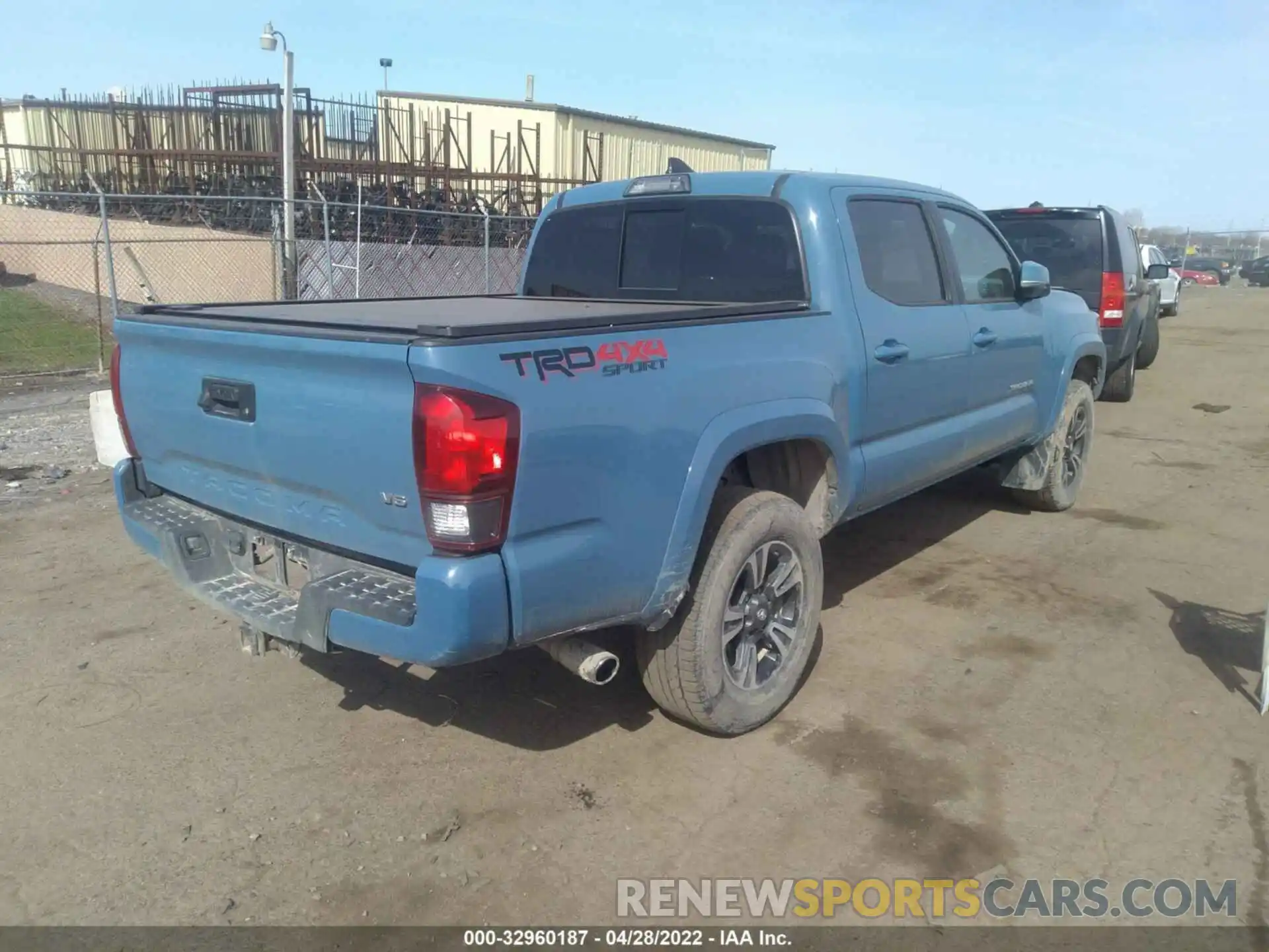 4 Photograph of a damaged car 3TMCZ5AN2KM211453 TOYOTA TACOMA 4WD 2019