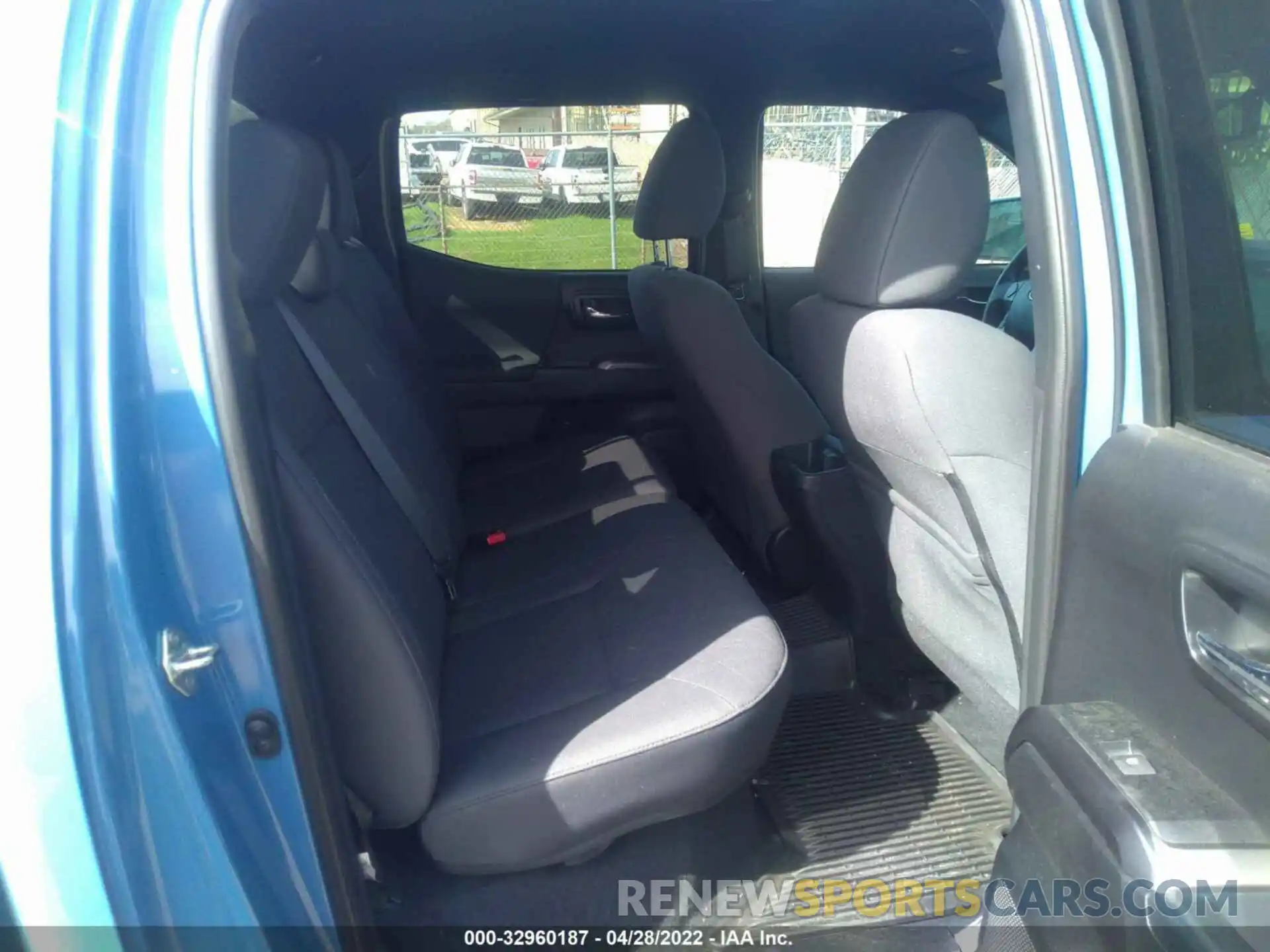 8 Photograph of a damaged car 3TMCZ5AN2KM211453 TOYOTA TACOMA 4WD 2019