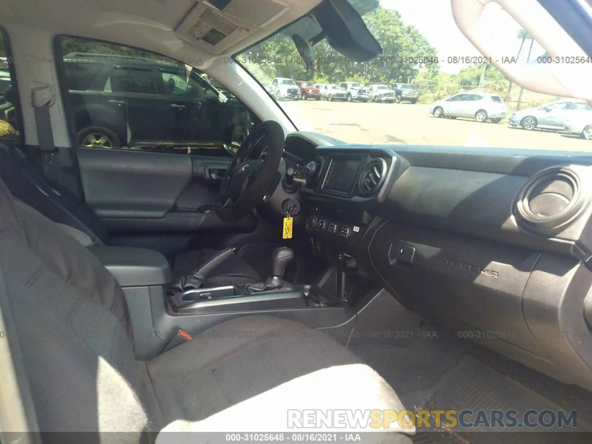 5 Photograph of a damaged car 3TMCZ5AN2KM214854 TOYOTA TACOMA 4WD 2019