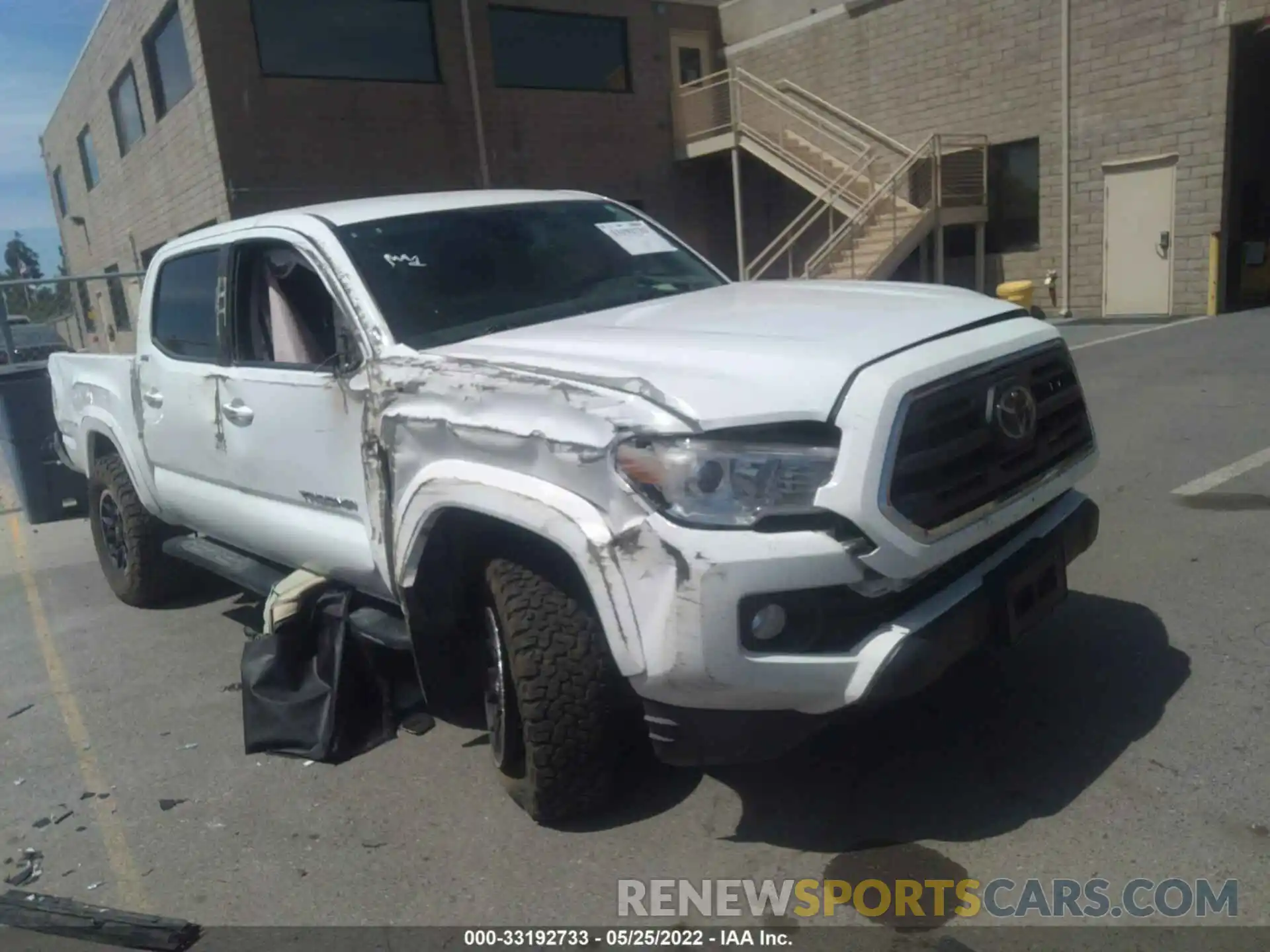 1 Фотография поврежденного автомобиля 3TMCZ5AN2KM223117 TOYOTA TACOMA 4WD 2019