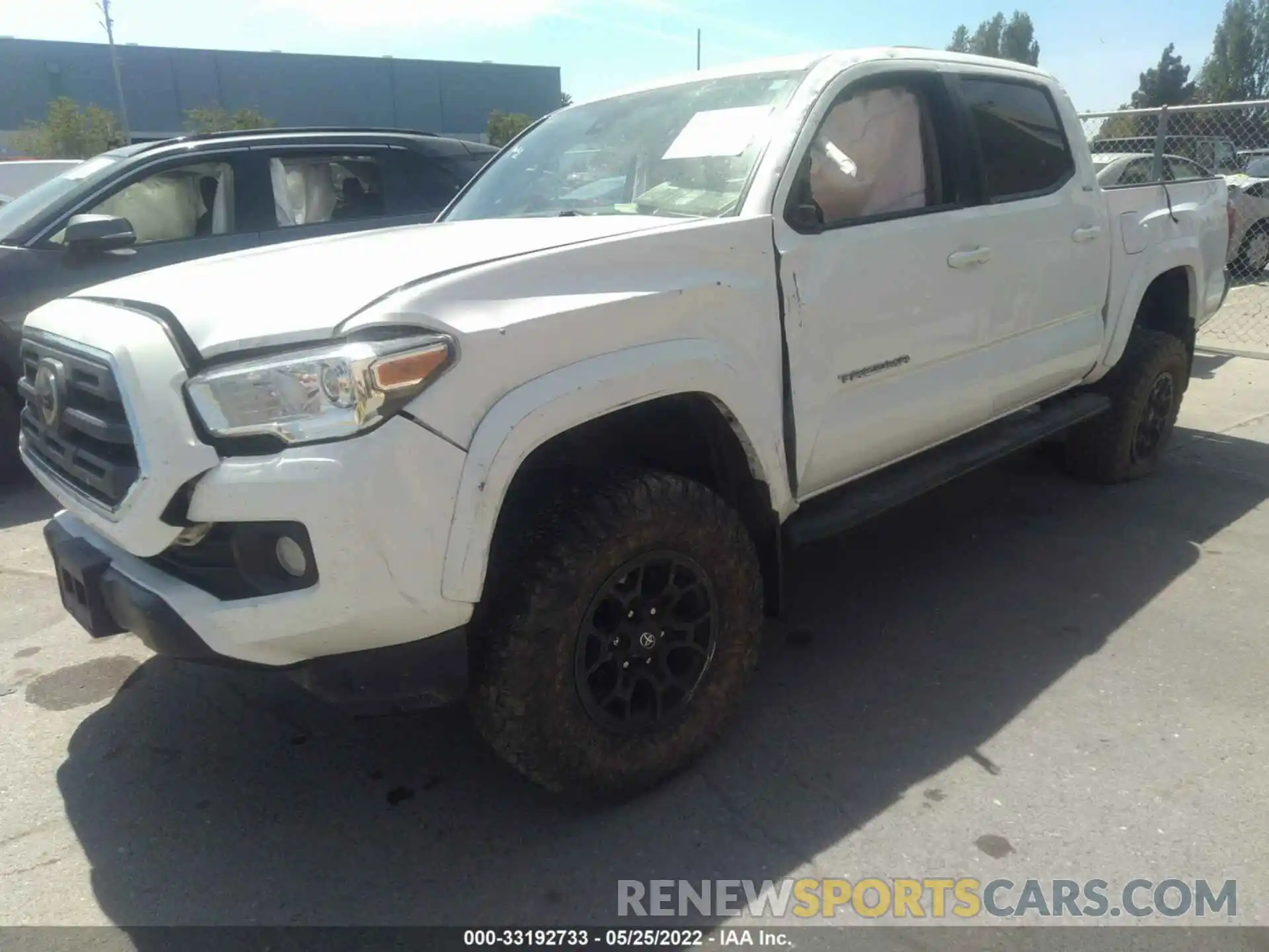 2 Photograph of a damaged car 3TMCZ5AN2KM223117 TOYOTA TACOMA 4WD 2019