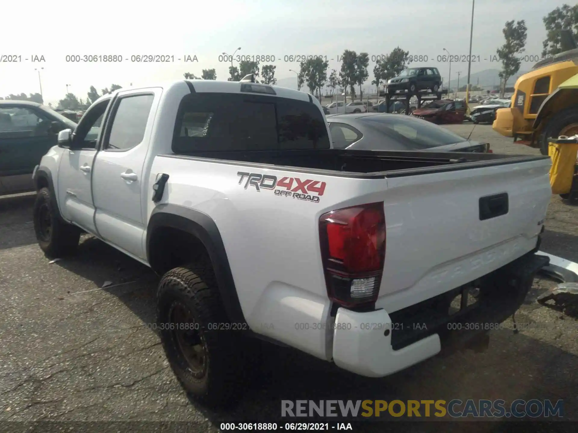 1 Photograph of a damaged car 3TMCZ5AN2KM235140 TOYOTA TACOMA 4WD 2019