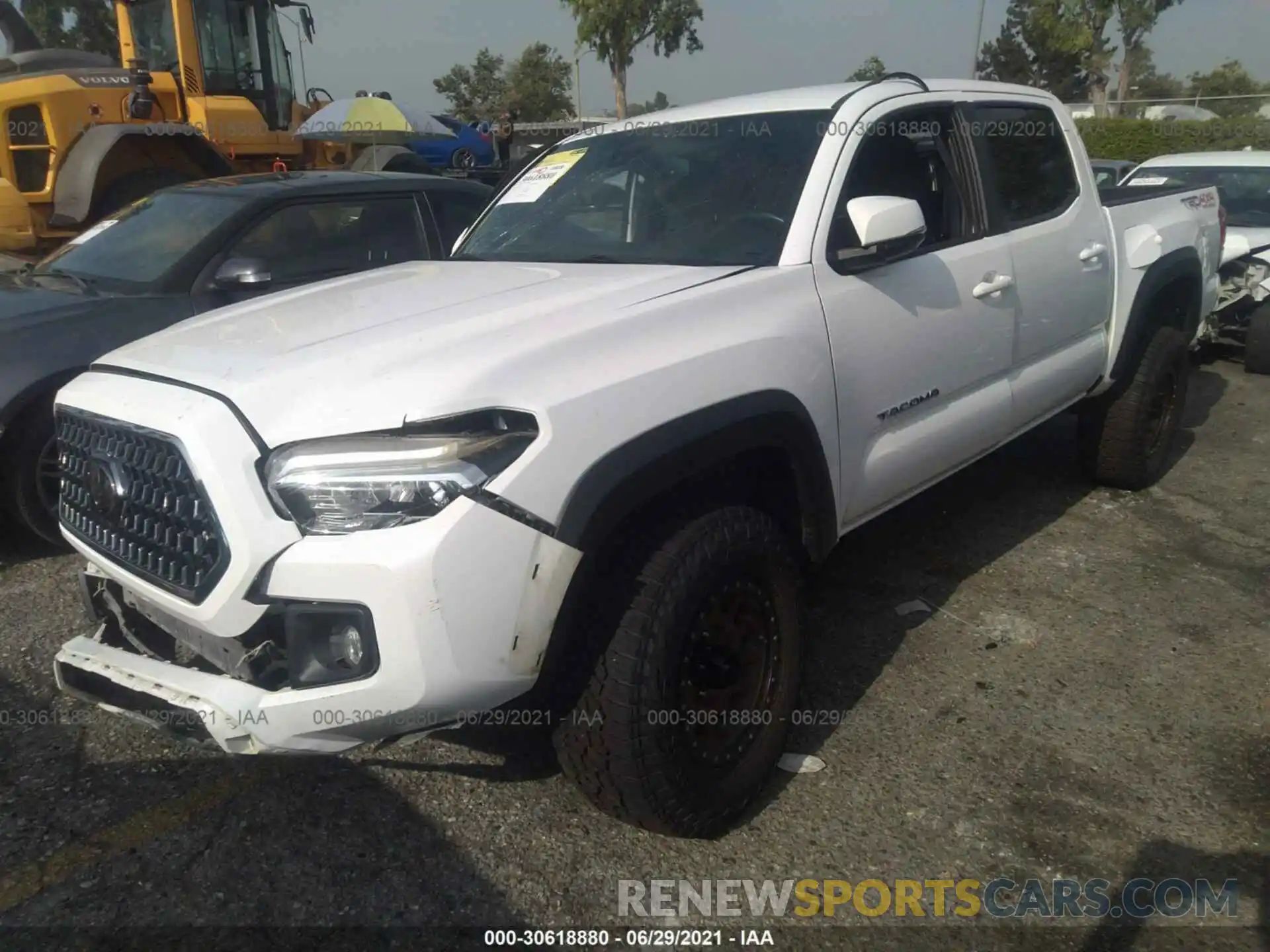 2 Photograph of a damaged car 3TMCZ5AN2KM235140 TOYOTA TACOMA 4WD 2019