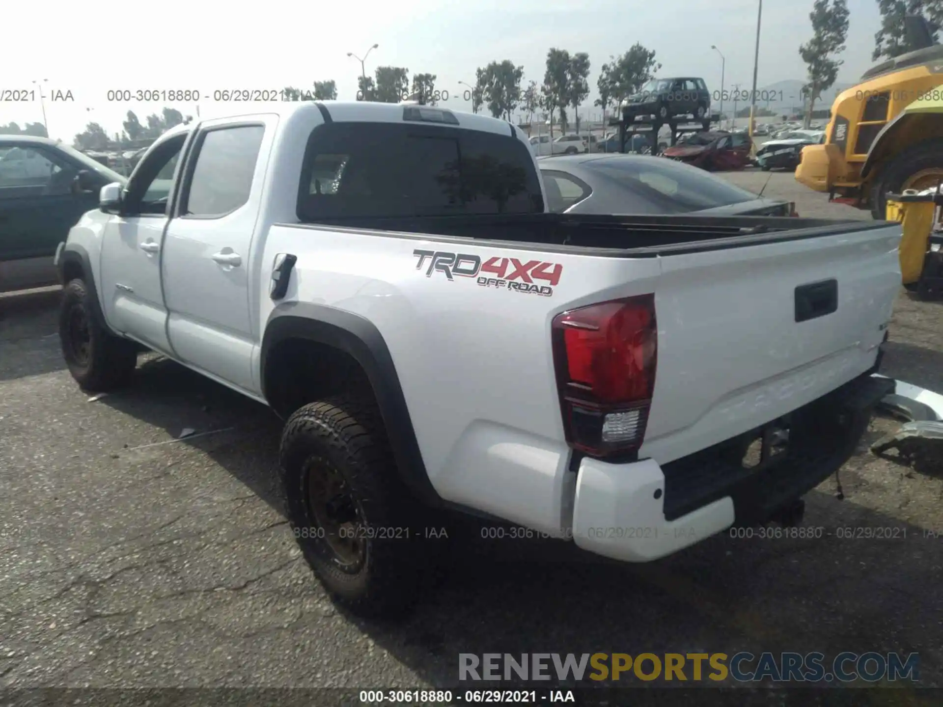 3 Photograph of a damaged car 3TMCZ5AN2KM235140 TOYOTA TACOMA 4WD 2019