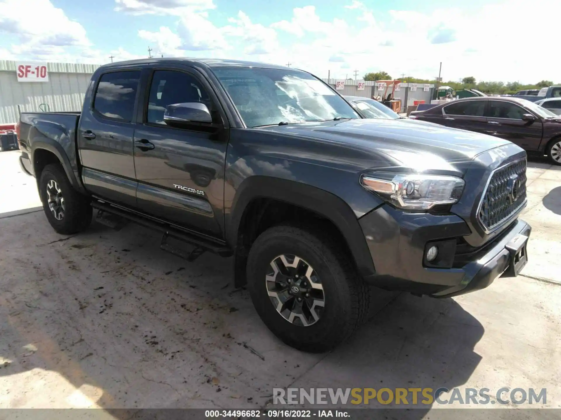 1 Photograph of a damaged car 3TMCZ5AN2KM240368 TOYOTA TACOMA 4WD 2019