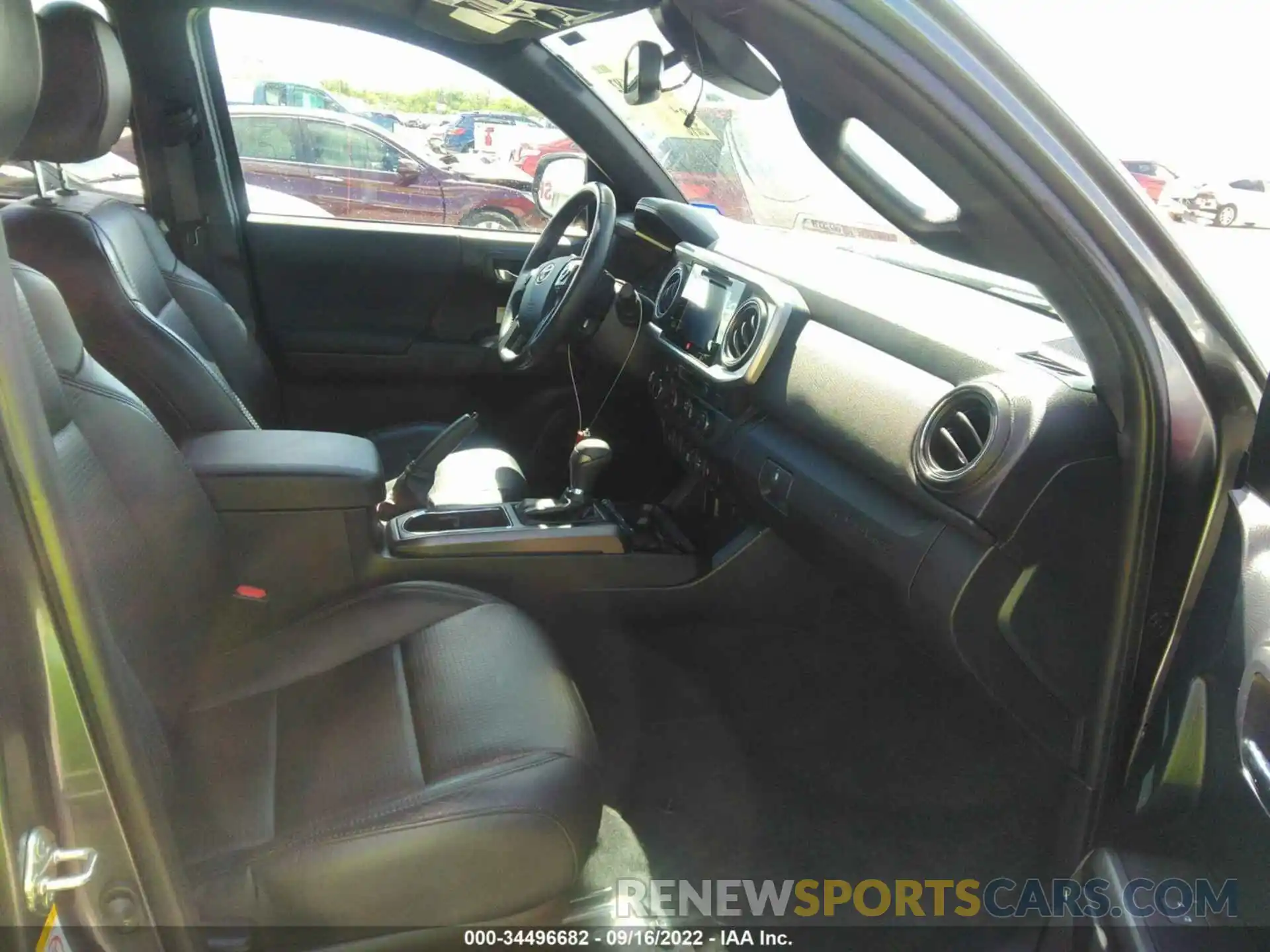 5 Photograph of a damaged car 3TMCZ5AN2KM240368 TOYOTA TACOMA 4WD 2019