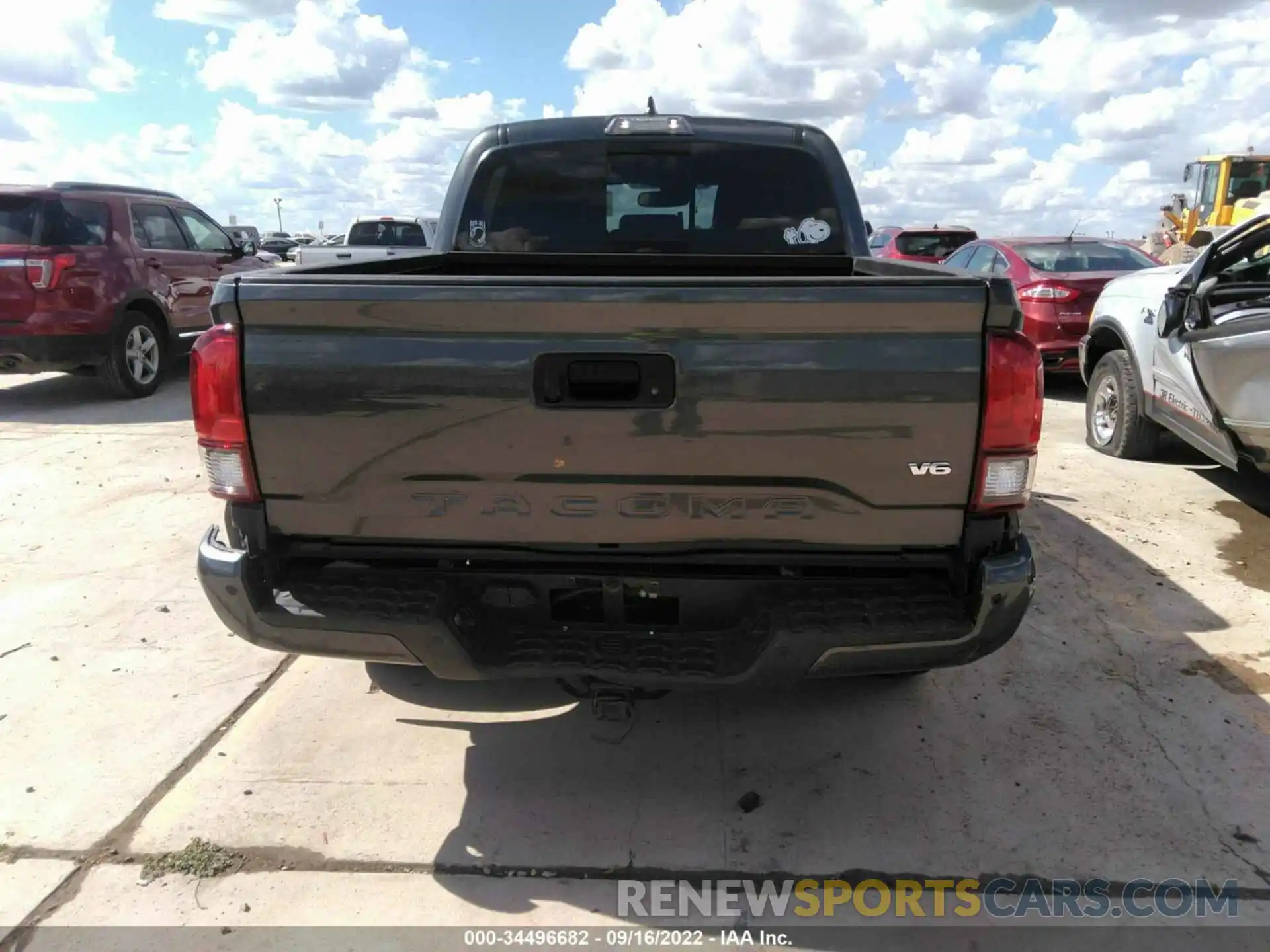 6 Photograph of a damaged car 3TMCZ5AN2KM240368 TOYOTA TACOMA 4WD 2019