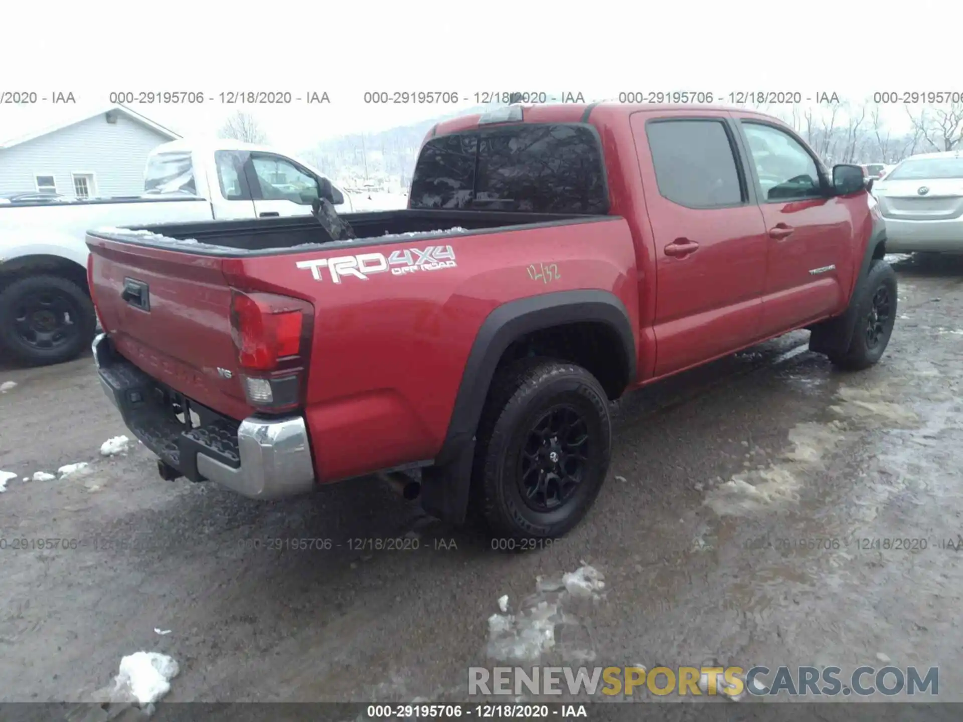 4 Photograph of a damaged car 3TMCZ5AN2KM241259 TOYOTA TACOMA 4WD 2019