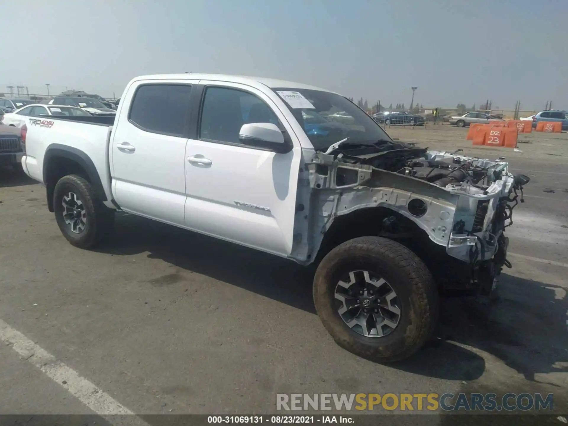 1 Photograph of a damaged car 3TMCZ5AN2KM249068 TOYOTA TACOMA 4WD 2019