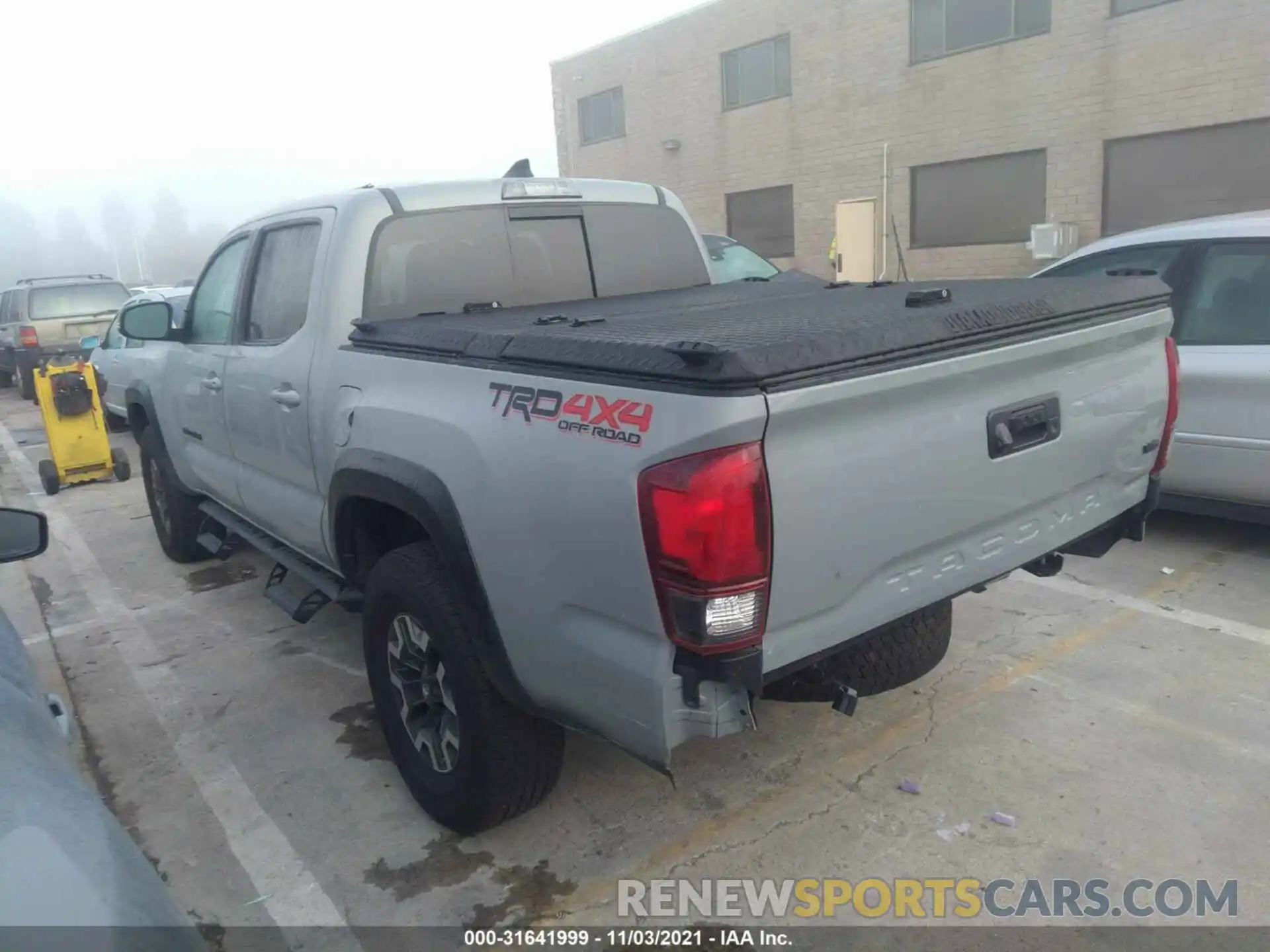 3 Photograph of a damaged car 3TMCZ5AN2KM252567 TOYOTA TACOMA 4WD 2019