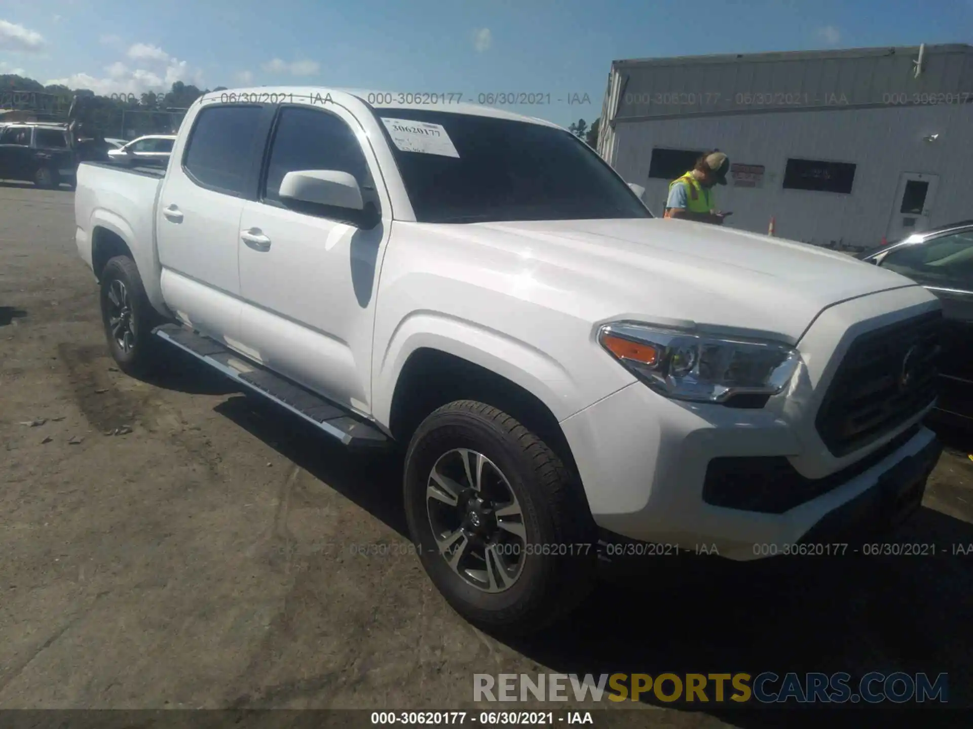 1 Photograph of a damaged car 3TMCZ5AN2KM255856 TOYOTA TACOMA 4WD 2019