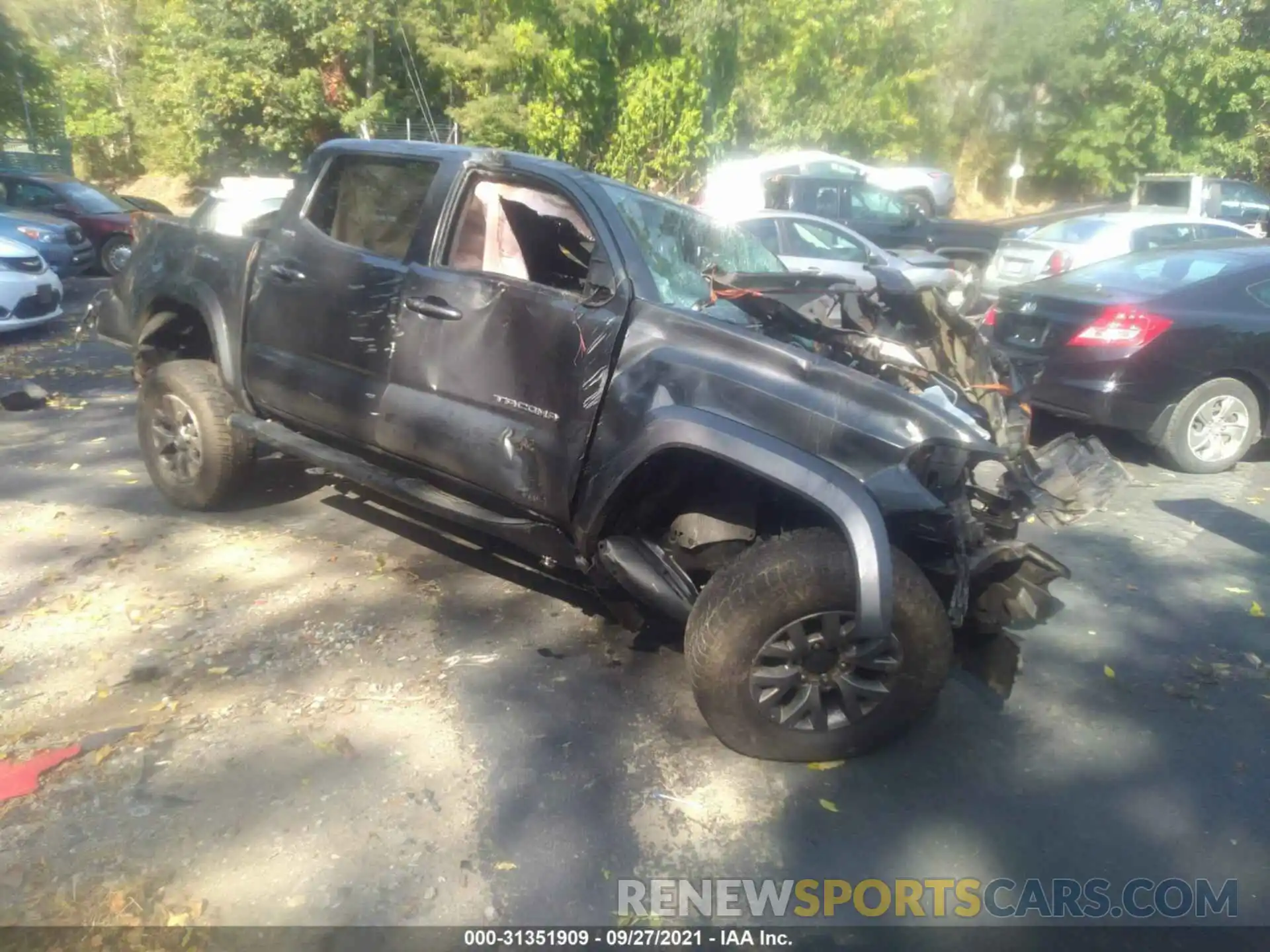 1 Photograph of a damaged car 3TMCZ5AN2KM258269 TOYOTA TACOMA 4WD 2019