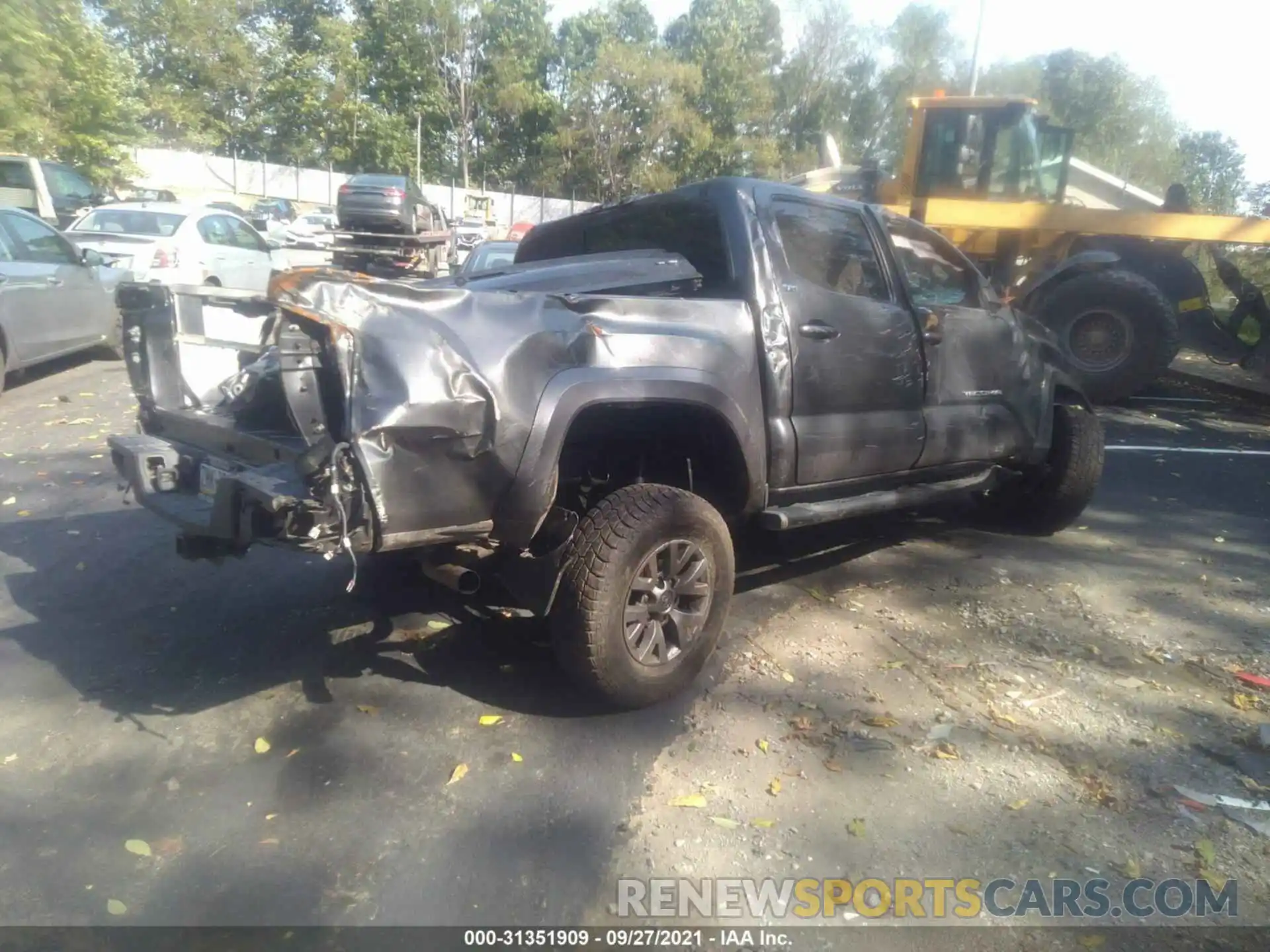 4 Photograph of a damaged car 3TMCZ5AN2KM258269 TOYOTA TACOMA 4WD 2019