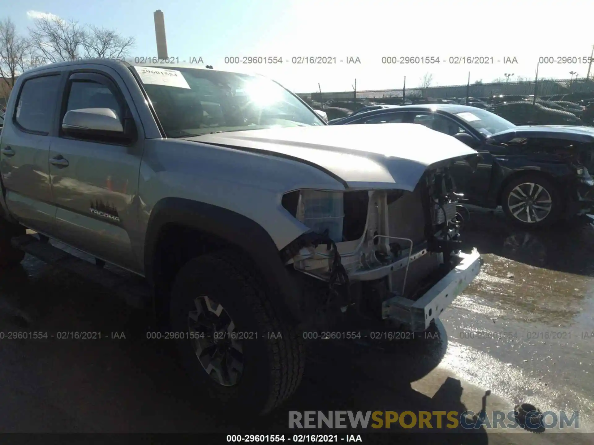 1 Photograph of a damaged car 3TMCZ5AN2KM271281 TOYOTA TACOMA 4WD 2019