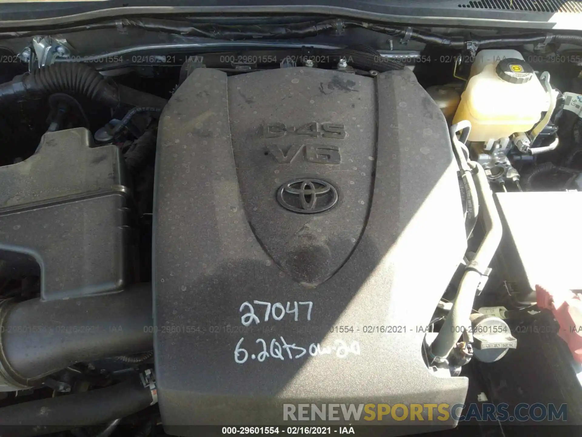 10 Photograph of a damaged car 3TMCZ5AN2KM271281 TOYOTA TACOMA 4WD 2019