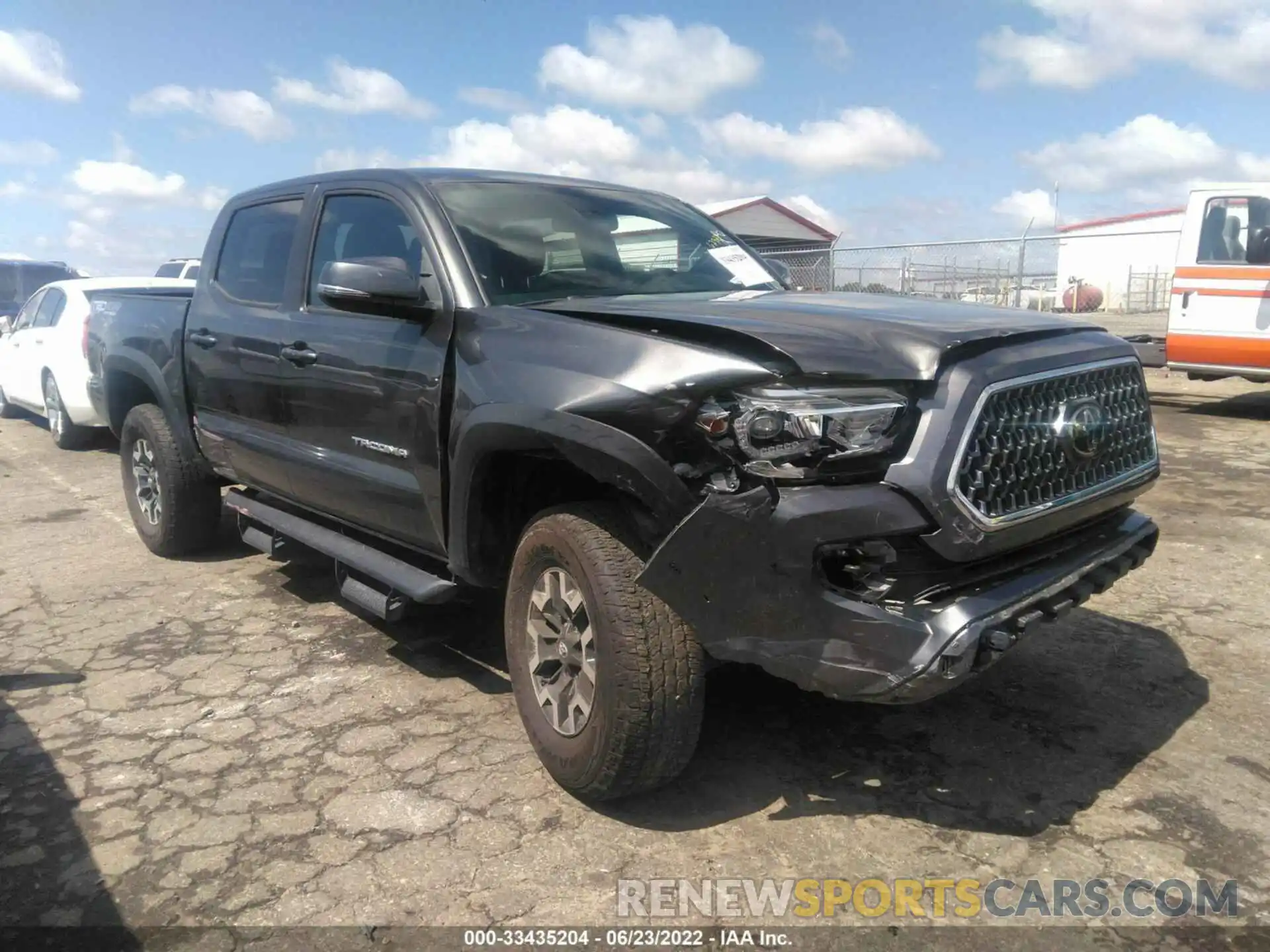 1 Photograph of a damaged car 3TMCZ5AN2KM271698 TOYOTA TACOMA 4WD 2019