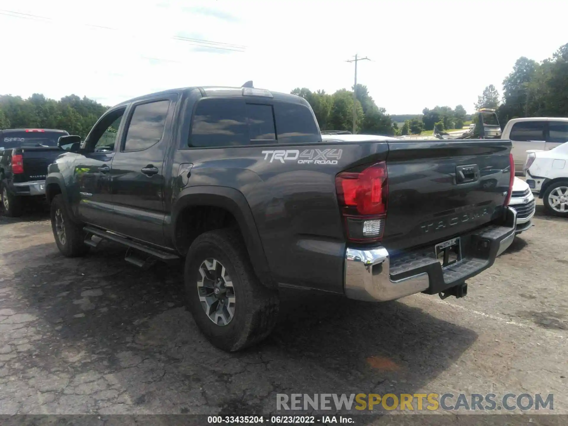 3 Photograph of a damaged car 3TMCZ5AN2KM271698 TOYOTA TACOMA 4WD 2019