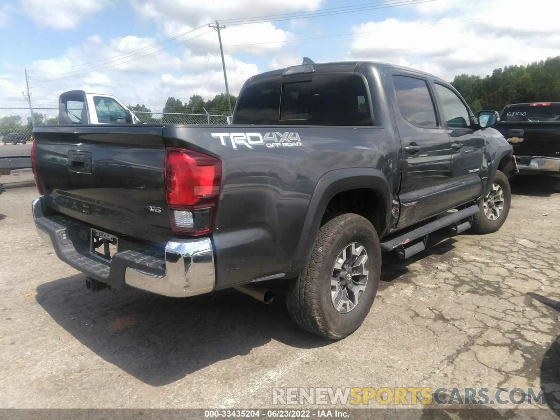 4 Фотография поврежденного автомобиля 3TMCZ5AN2KM271698 TOYOTA TACOMA 4WD 2019