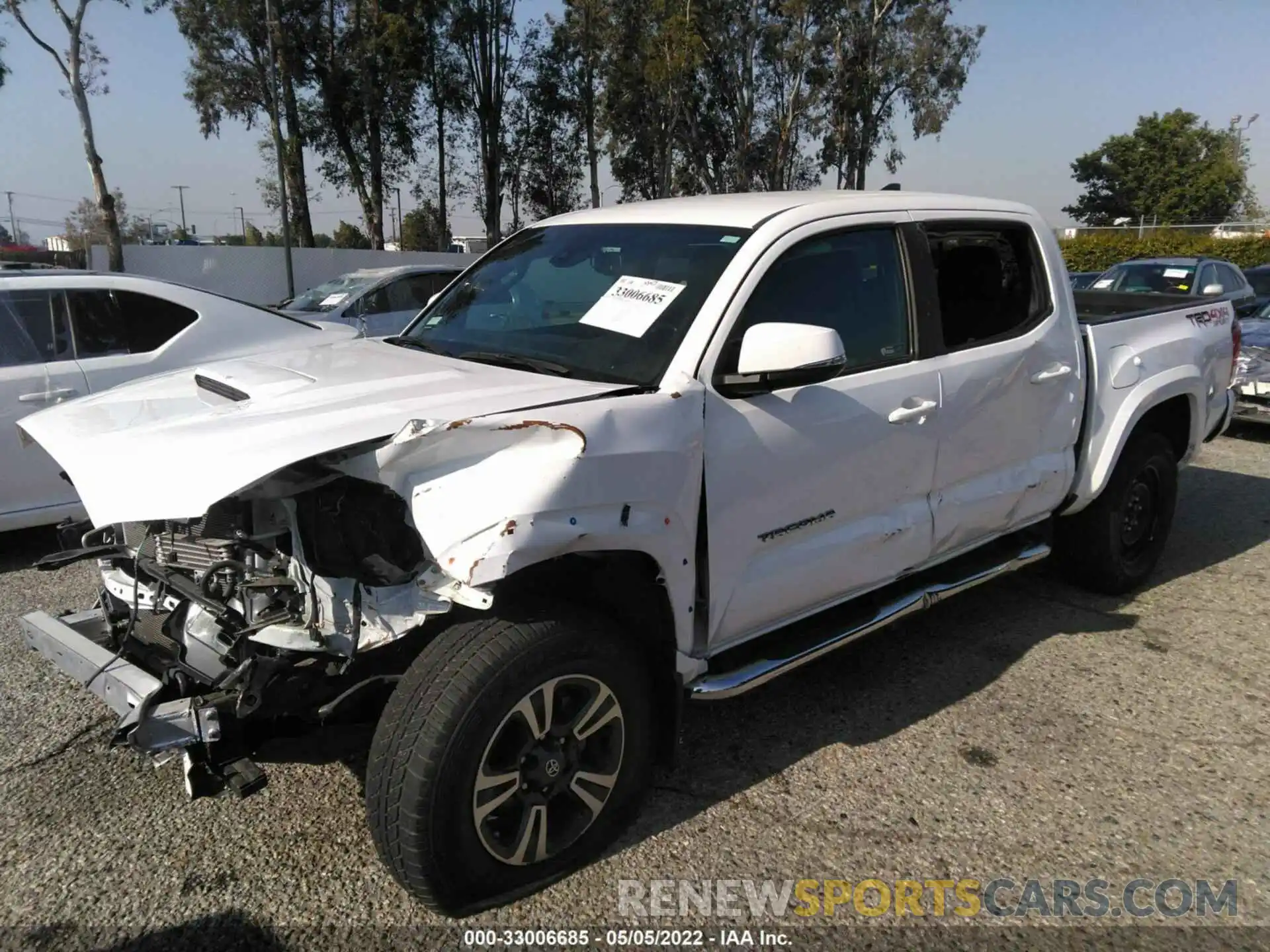 2 Photograph of a damaged car 3TMCZ5AN2KM276271 TOYOTA TACOMA 4WD 2019