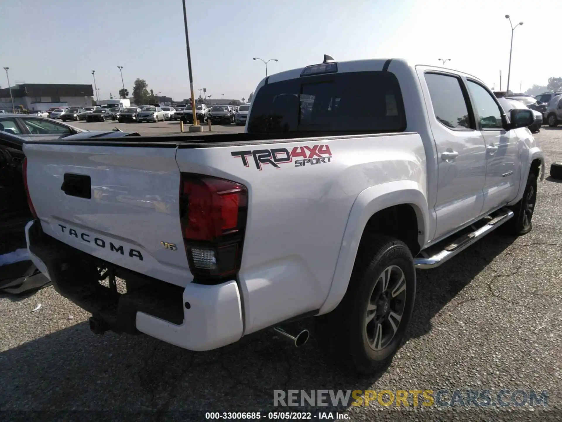 4 Фотография поврежденного автомобиля 3TMCZ5AN2KM276271 TOYOTA TACOMA 4WD 2019