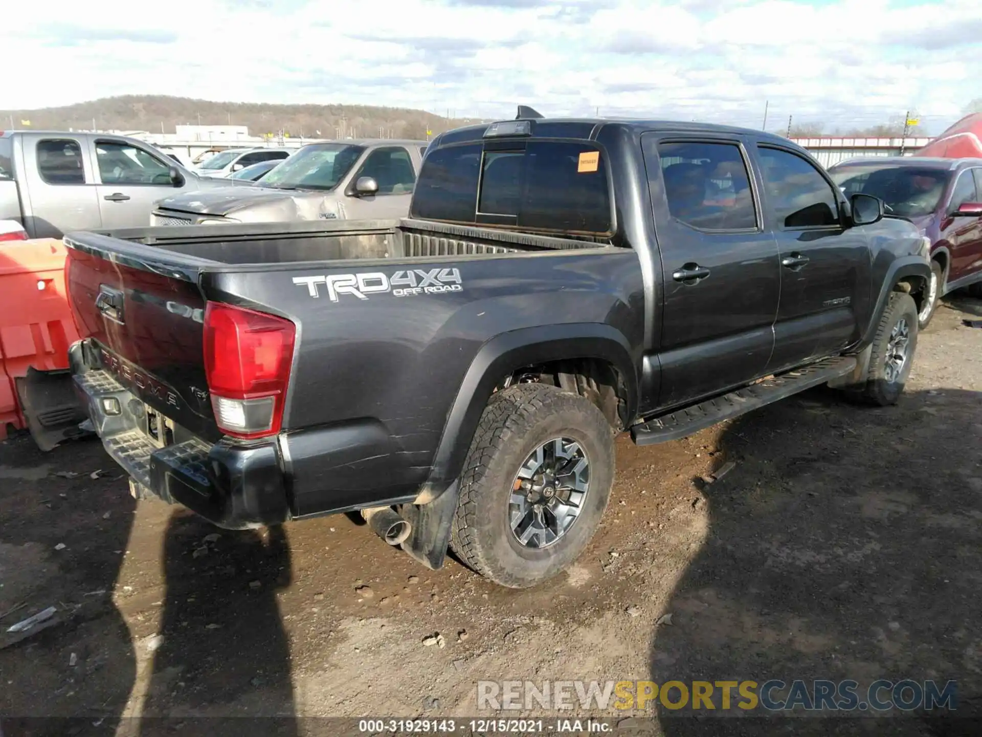 4 Photograph of a damaged car 3TMCZ5AN2KM276397 TOYOTA TACOMA 4WD 2019