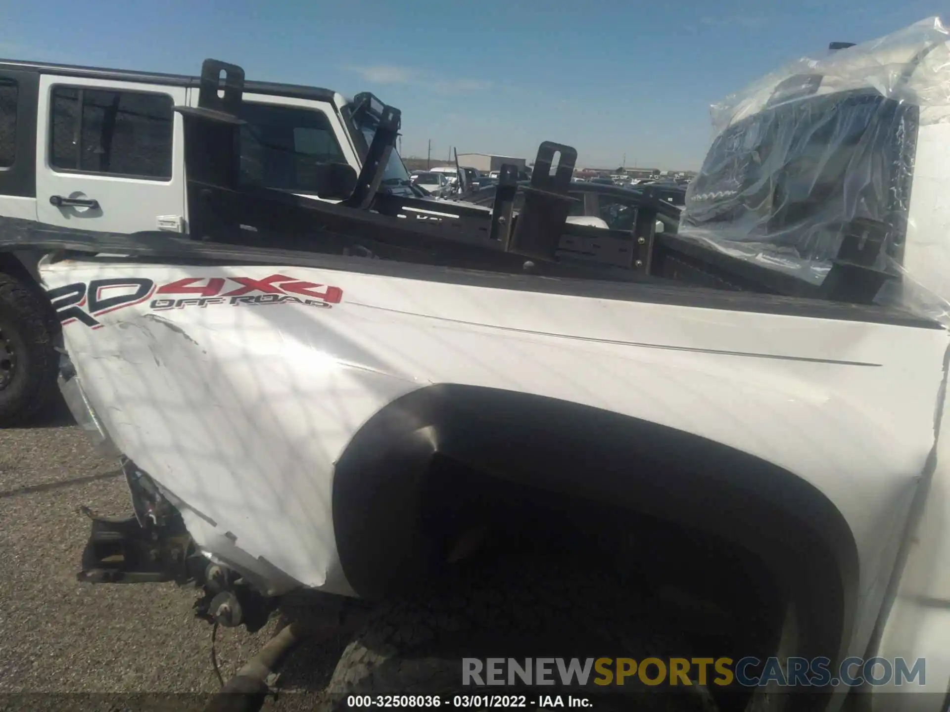 4 Photograph of a damaged car 3TMCZ5AN3KM189592 TOYOTA TACOMA 4WD 2019