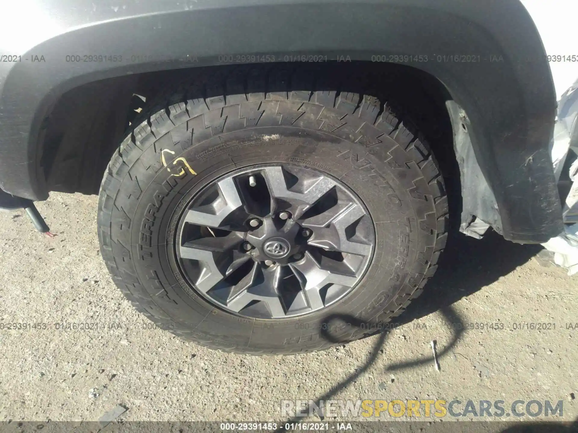 12 Фотография поврежденного автомобиля 3TMCZ5AN3KM193576 TOYOTA TACOMA 4WD 2019