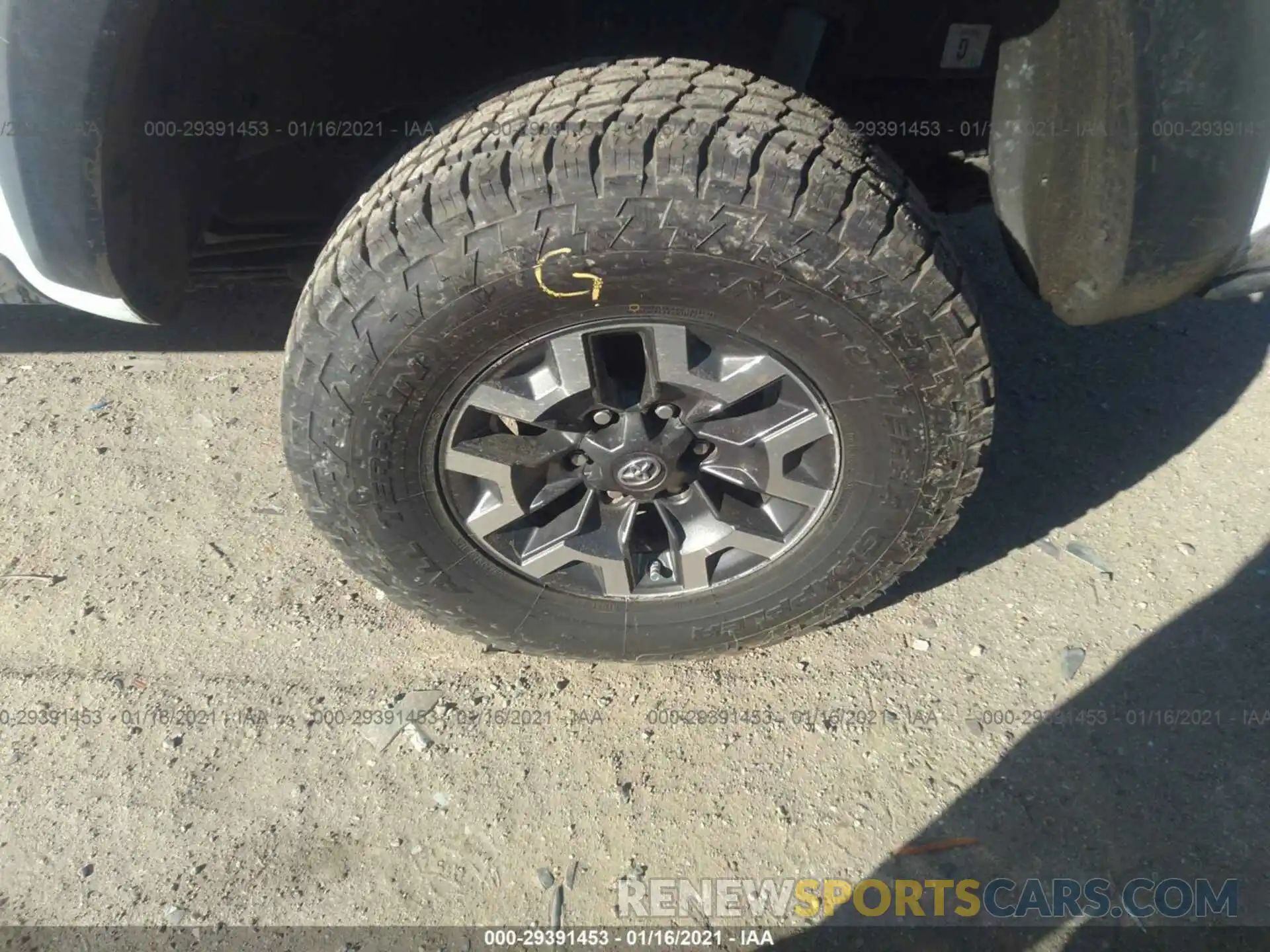 13 Photograph of a damaged car 3TMCZ5AN3KM193576 TOYOTA TACOMA 4WD 2019