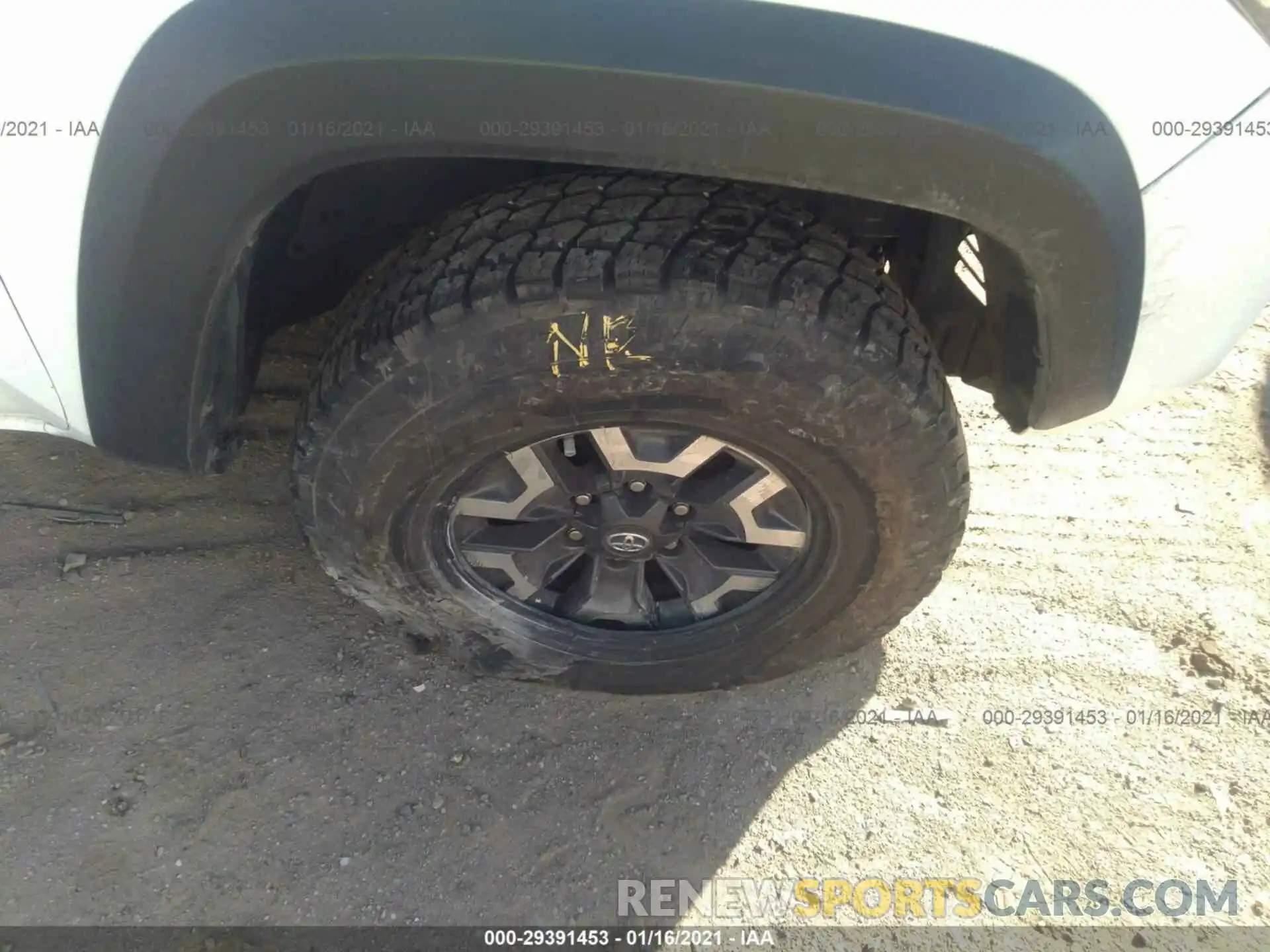 14 Photograph of a damaged car 3TMCZ5AN3KM193576 TOYOTA TACOMA 4WD 2019