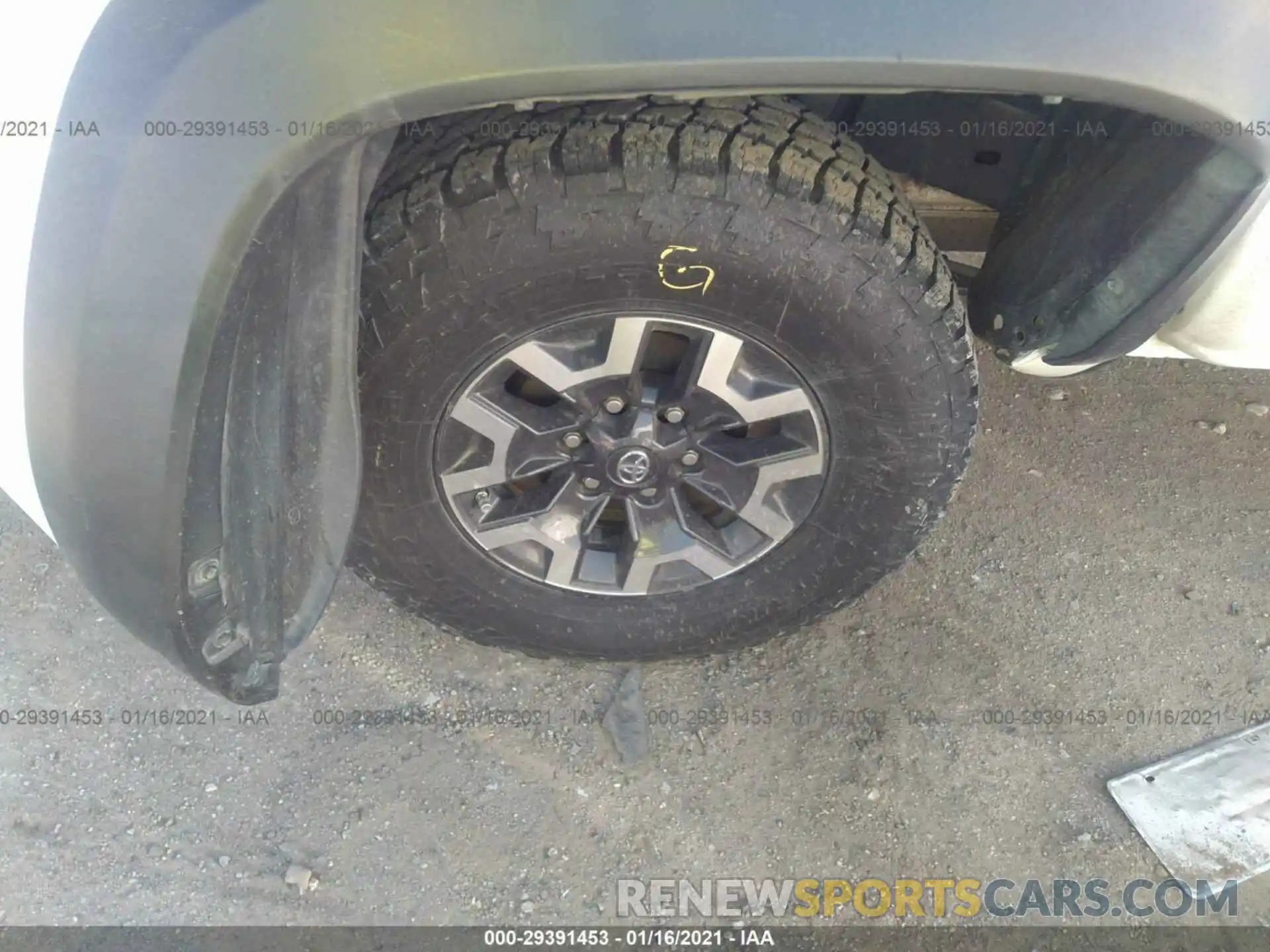 15 Photograph of a damaged car 3TMCZ5AN3KM193576 TOYOTA TACOMA 4WD 2019