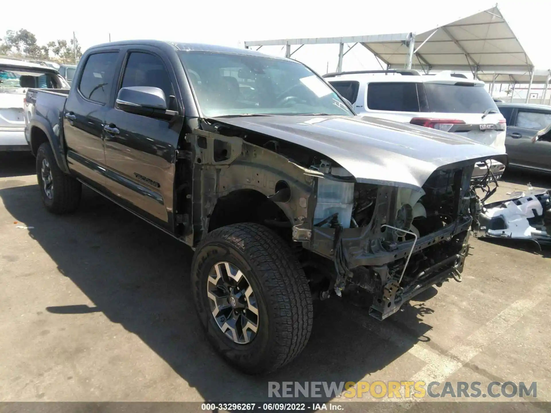 1 Photograph of a damaged car 3TMCZ5AN3KM196817 TOYOTA TACOMA 4WD 2019