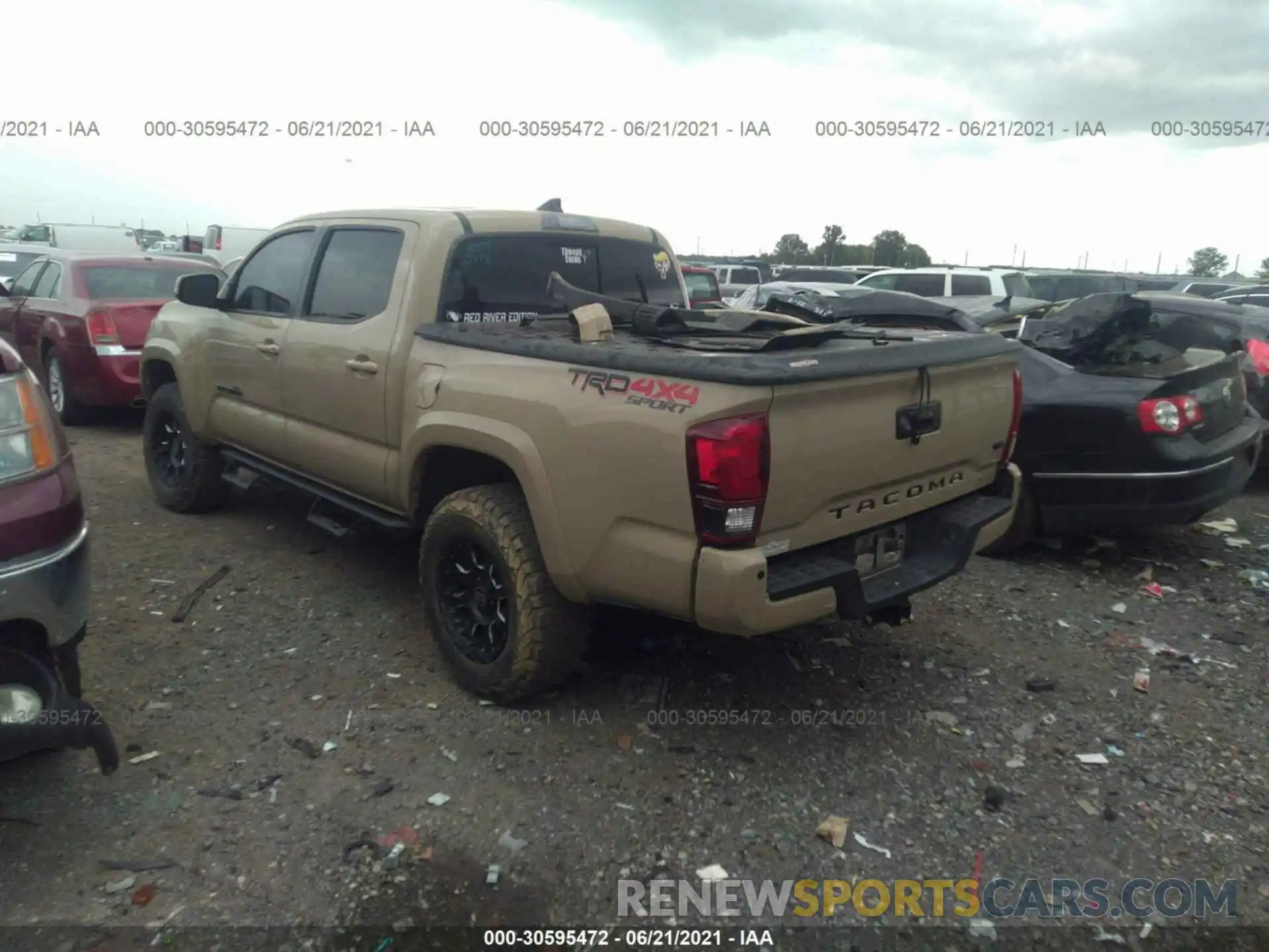 3 Фотография поврежденного автомобиля 3TMCZ5AN3KM201532 TOYOTA TACOMA 4WD 2019