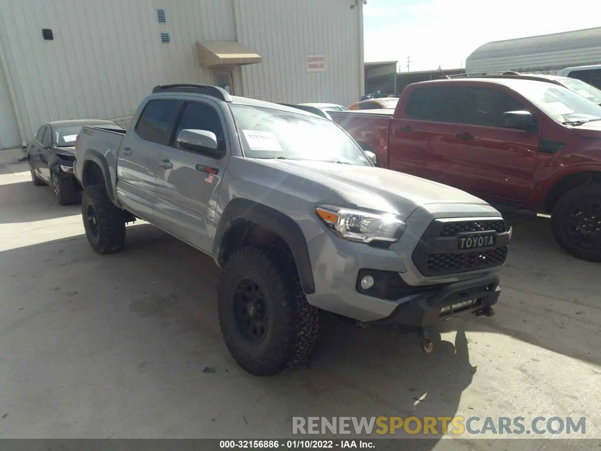 1 Photograph of a damaged car 3TMCZ5AN3KM209212 TOYOTA TACOMA 4WD 2019