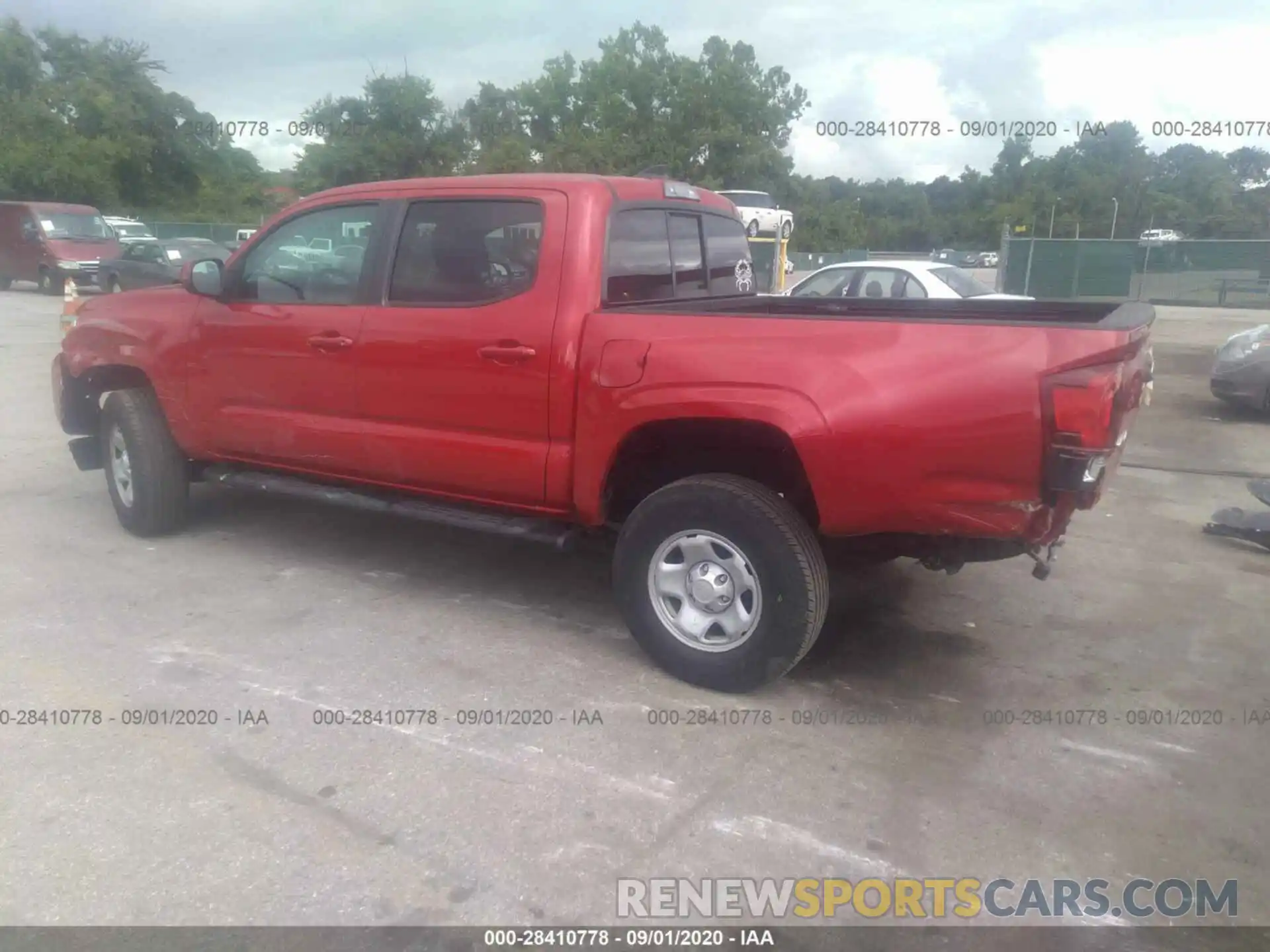 3 Photograph of a damaged car 3TMCZ5AN3KM211476 TOYOTA TACOMA 4WD 2019