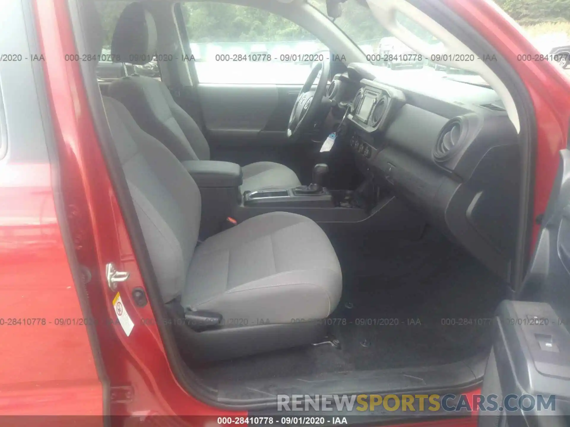 5 Photograph of a damaged car 3TMCZ5AN3KM211476 TOYOTA TACOMA 4WD 2019