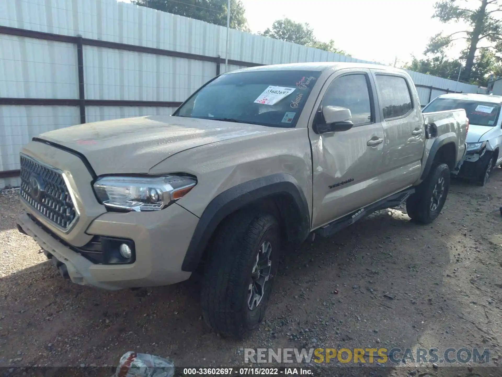 2 Фотография поврежденного автомобиля 3TMCZ5AN3KM218220 TOYOTA TACOMA 4WD 2019