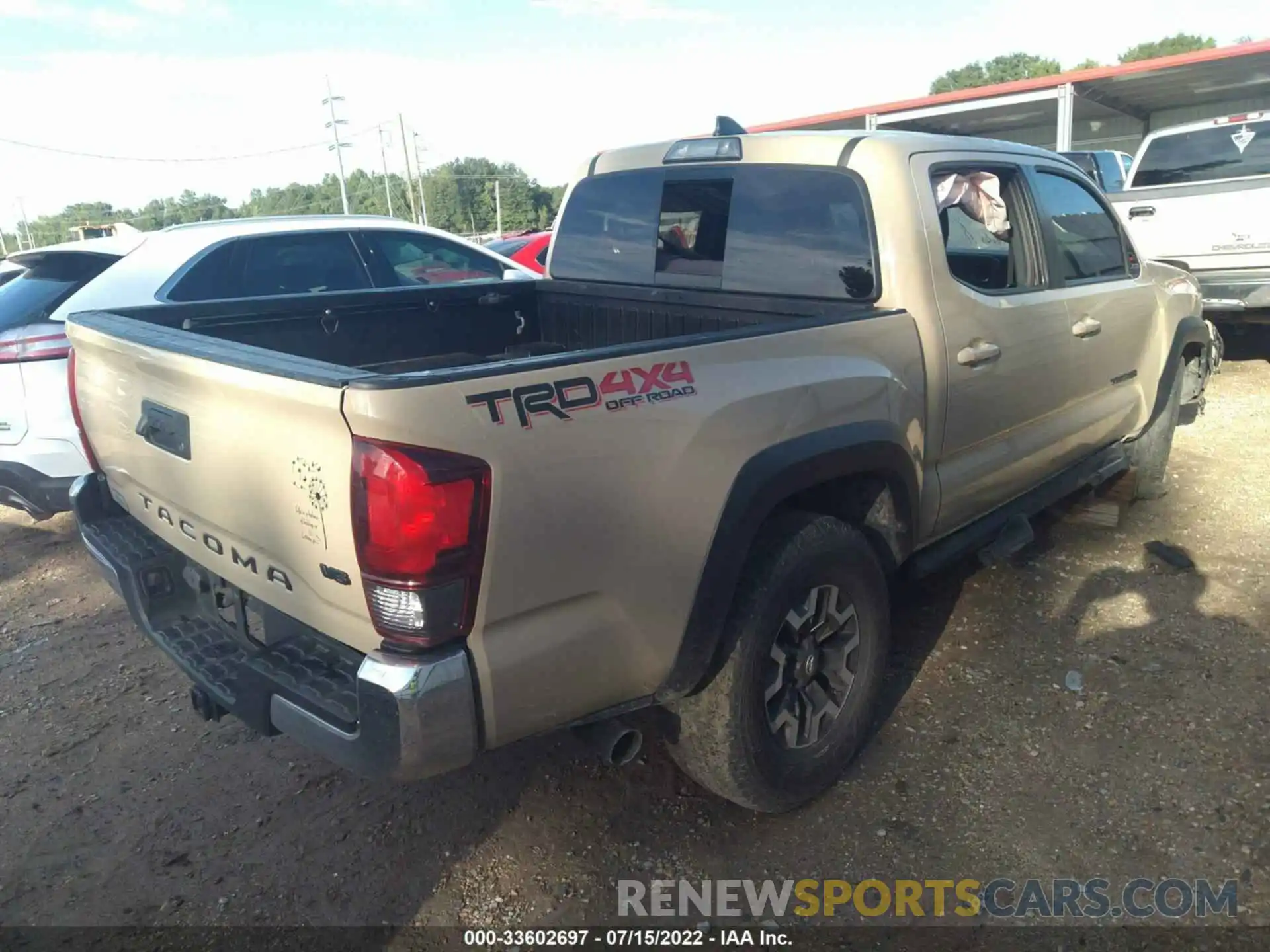 4 Фотография поврежденного автомобиля 3TMCZ5AN3KM218220 TOYOTA TACOMA 4WD 2019