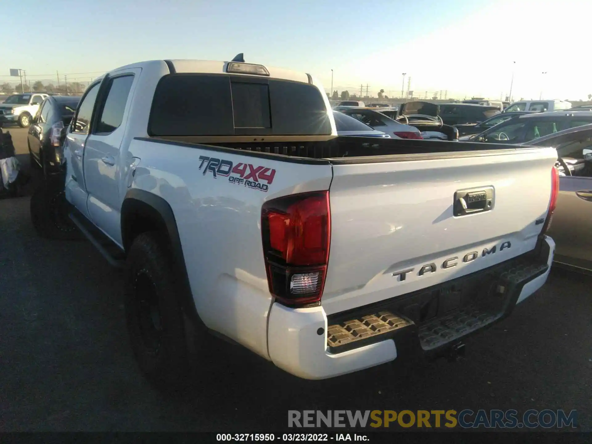 3 Photograph of a damaged car 3TMCZ5AN3KM219920 TOYOTA TACOMA 4WD 2019