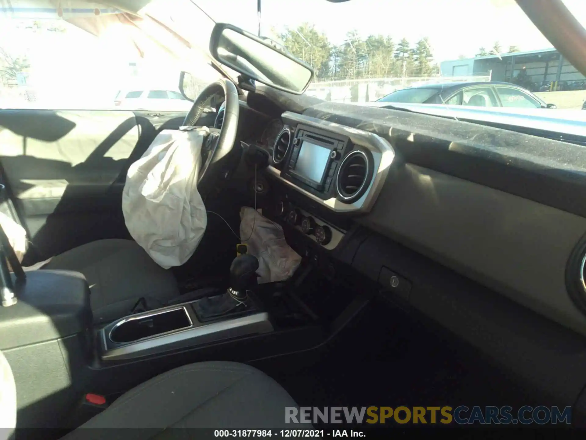 5 Photograph of a damaged car 3TMCZ5AN3KM222512 TOYOTA TACOMA 4WD 2019