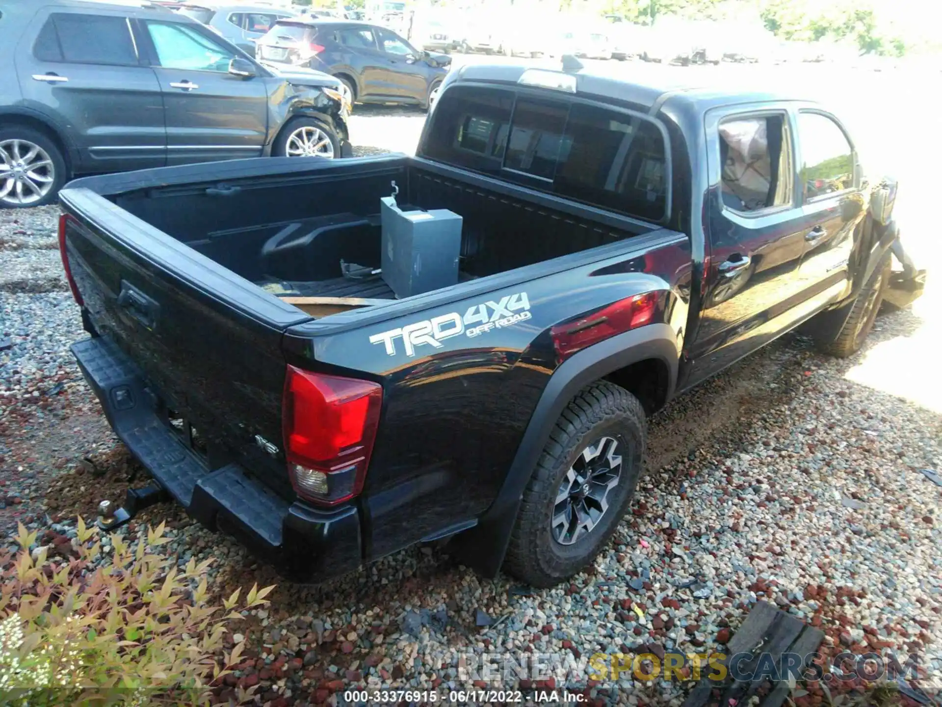 4 Photograph of a damaged car 3TMCZ5AN3KM234367 TOYOTA TACOMA 4WD 2019